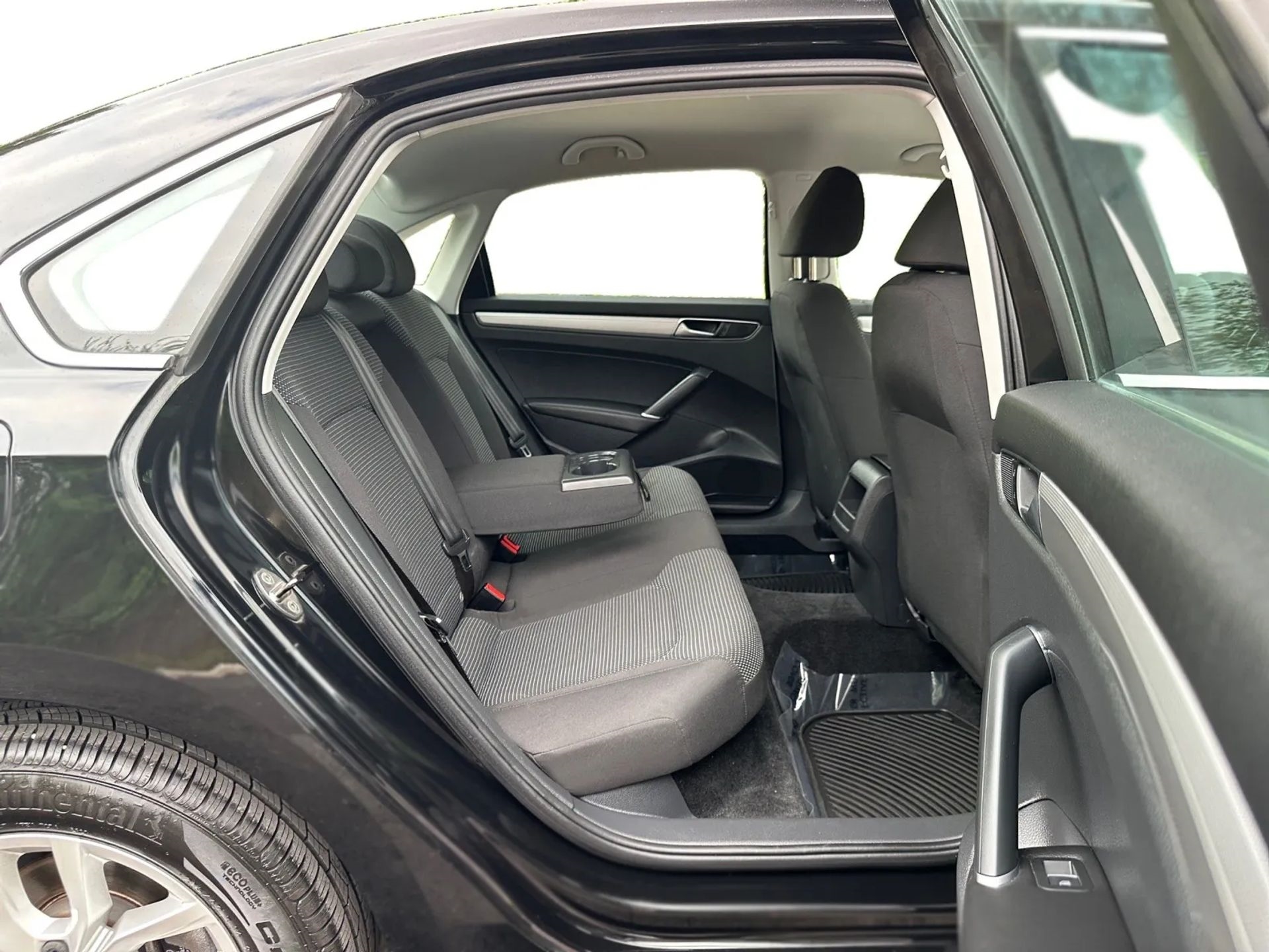 Volkswagen Passat 4dr Sdn 1.8T Auto S PZEV 2016