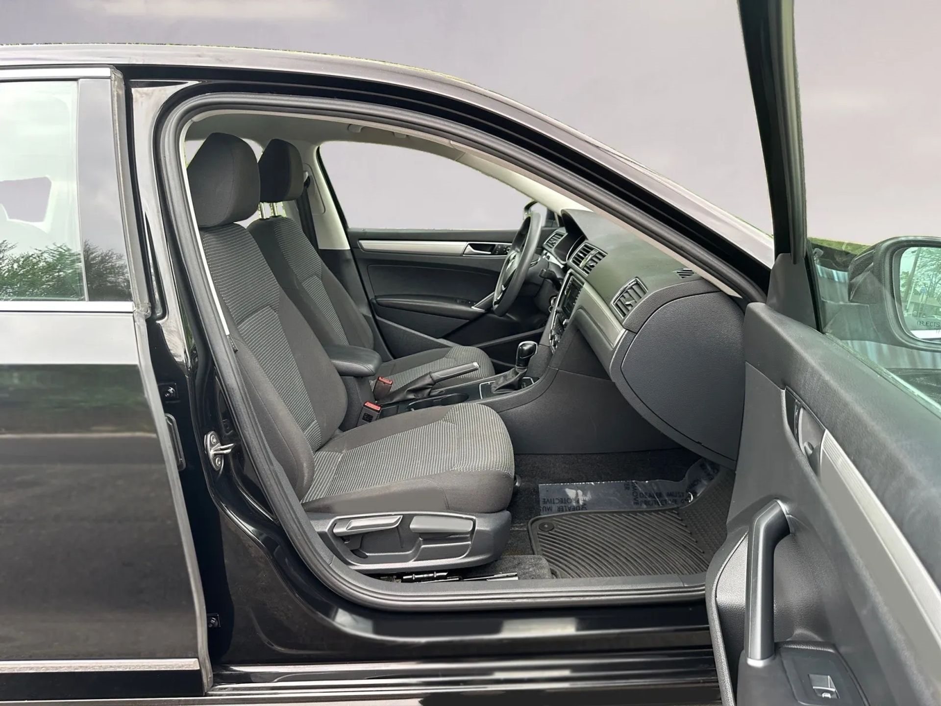 Volkswagen Passat 4dr Sdn 1.8T Auto S PZEV 2016