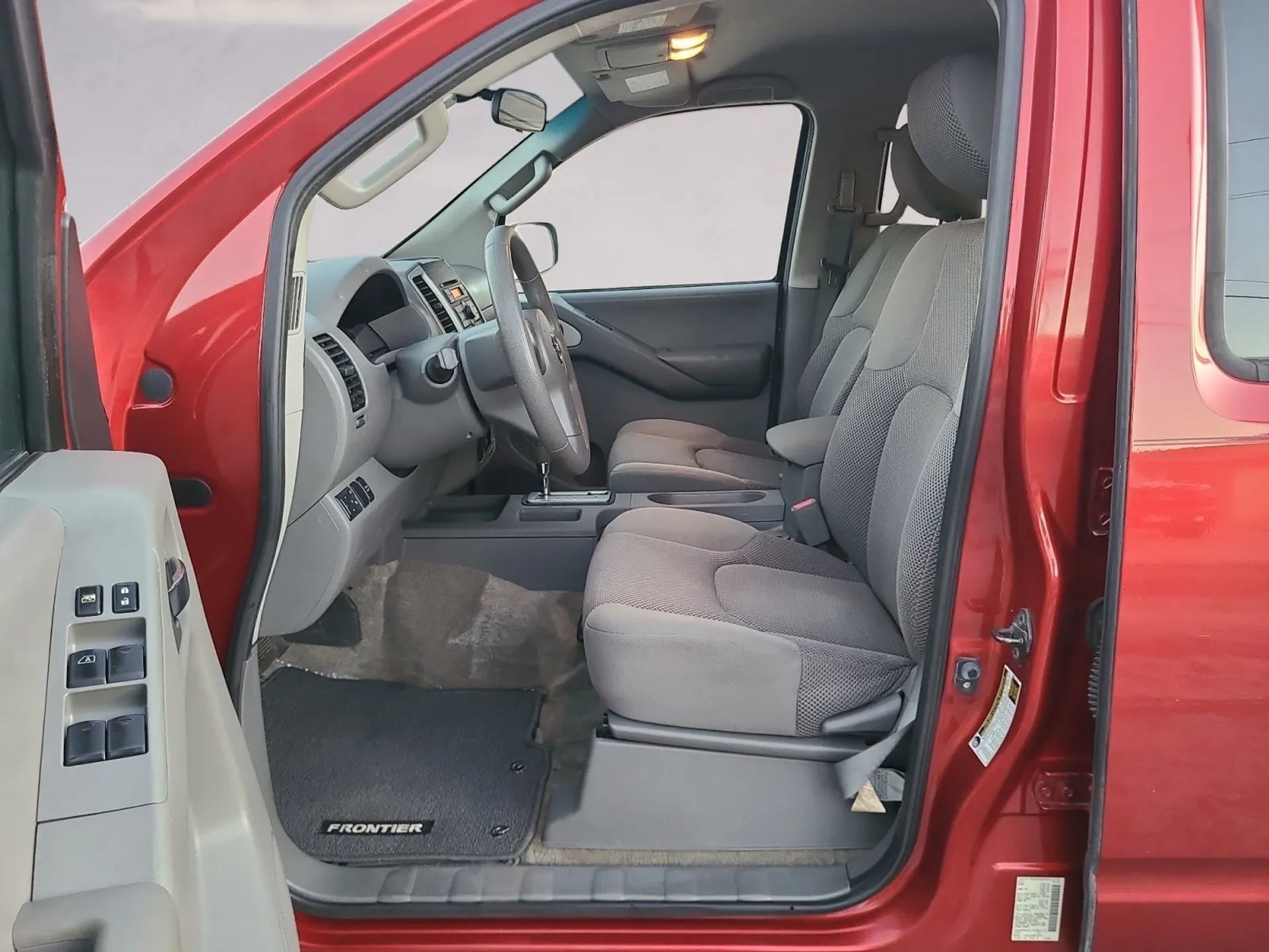 Nissan Frontier 2WD Crew Cab SWB Auto SV 2012