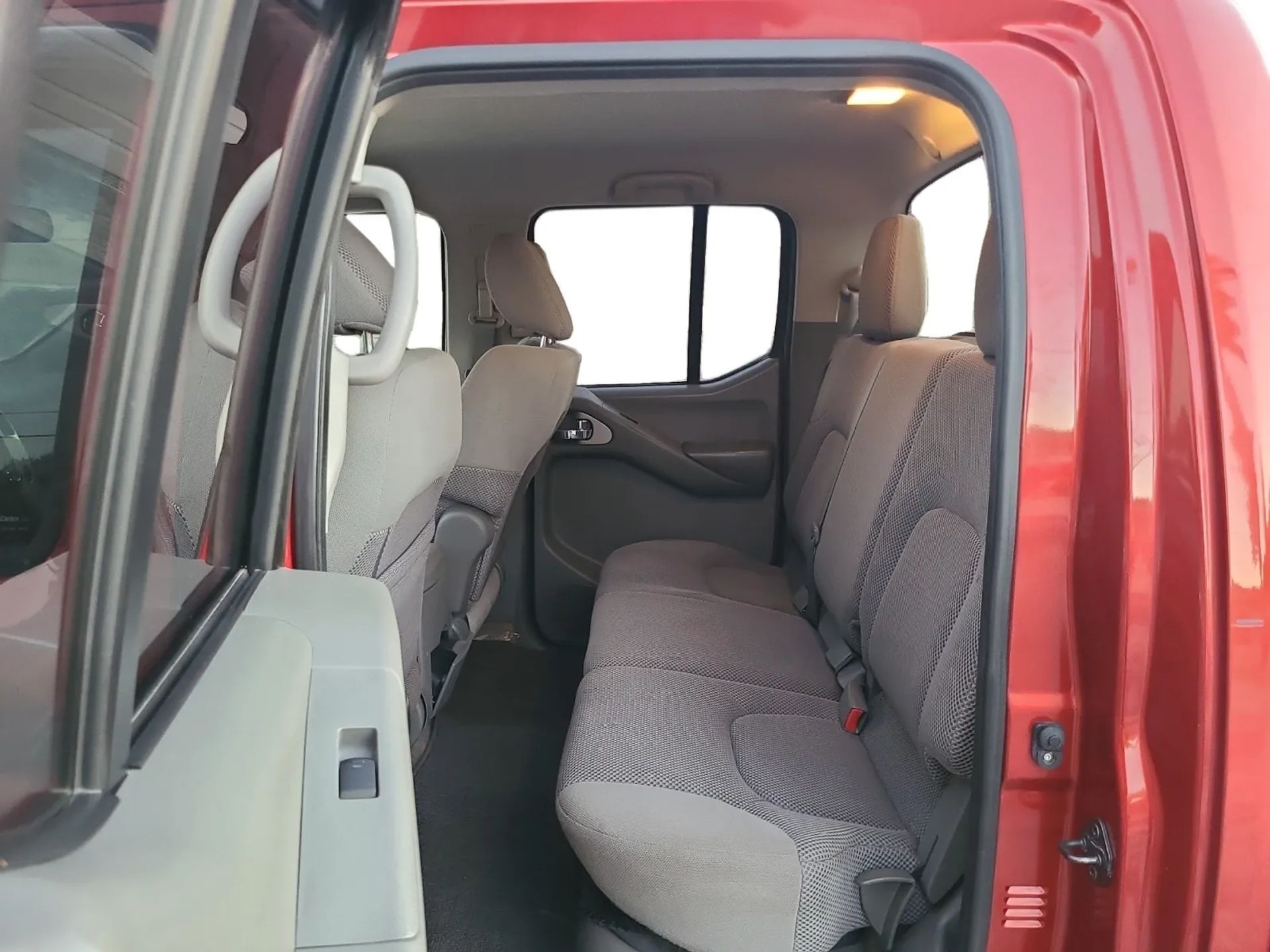 Nissan Frontier 2WD Crew Cab SWB Auto SV 2012