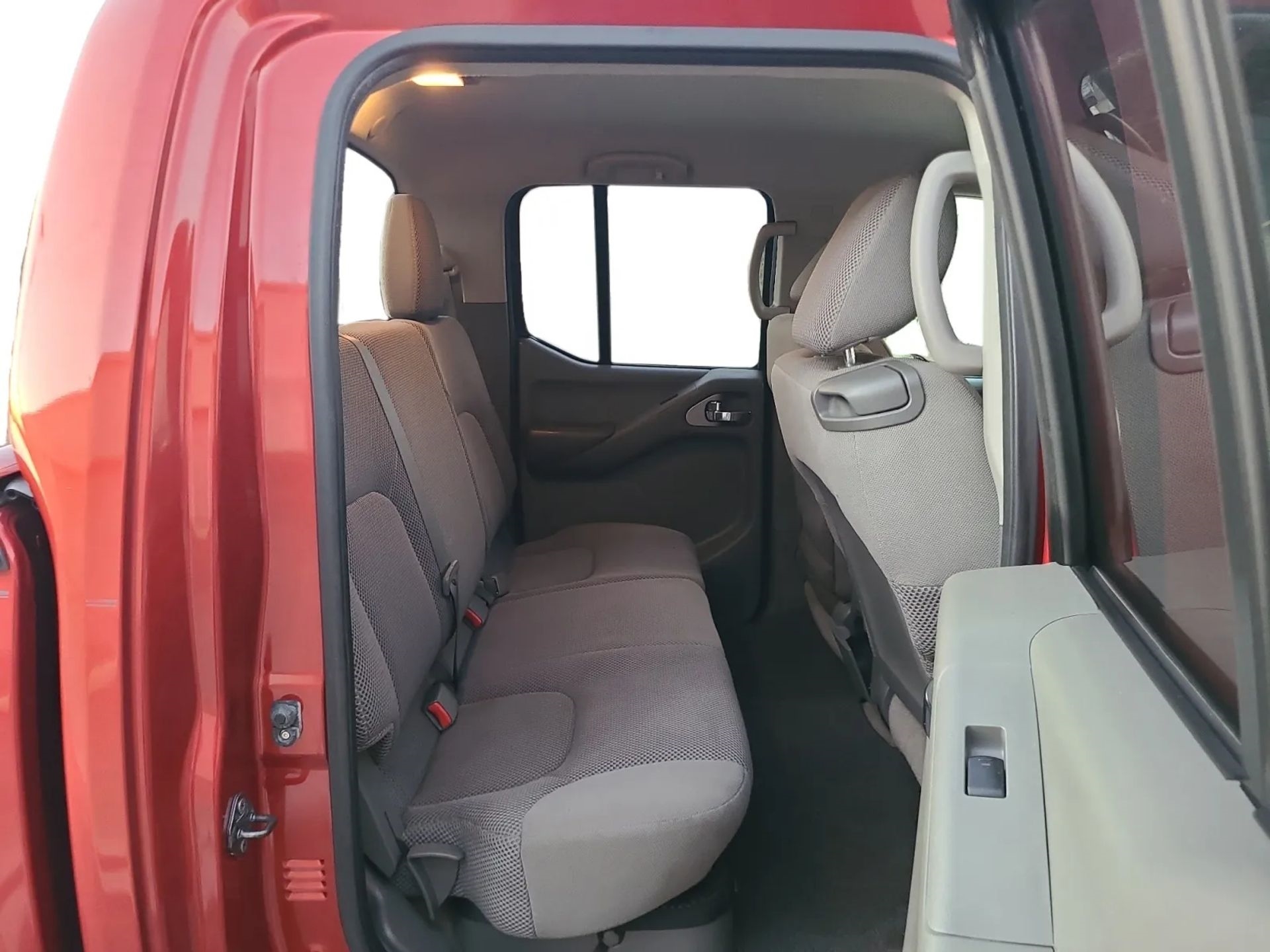 Nissan Frontier 2WD Crew Cab SWB Auto SV 2012