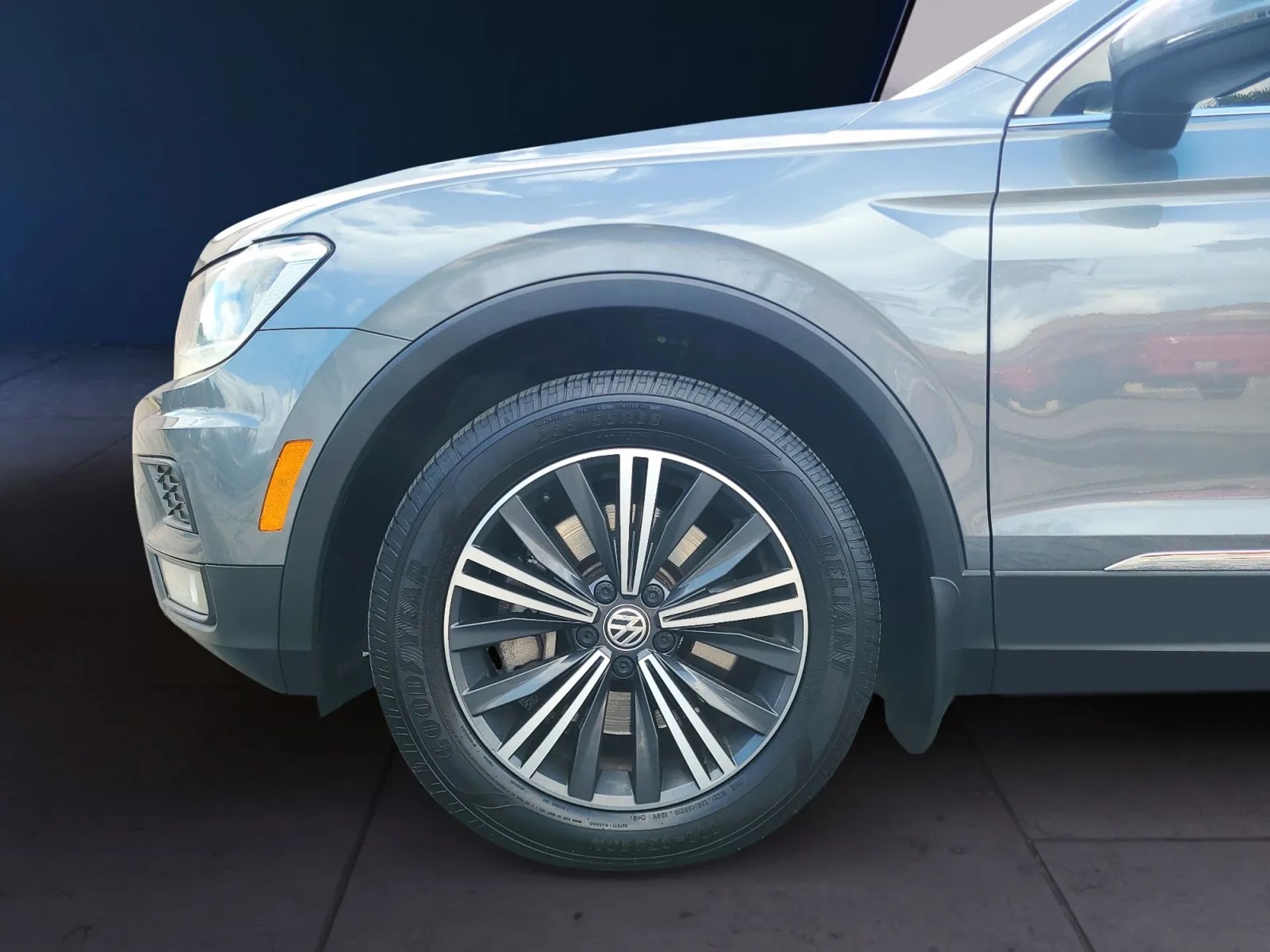 Volkswagen Tiguan 2.0T SEL FWD 2018