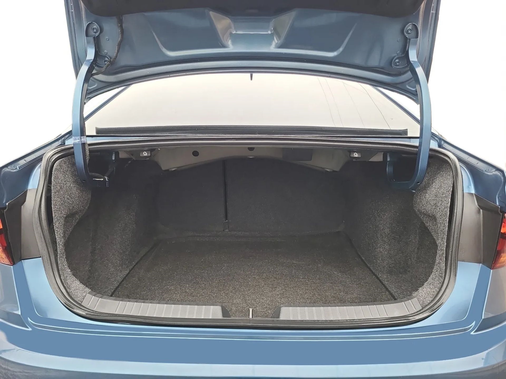 Volkswagen Jetta R-Line Auto w/SULEV 2019