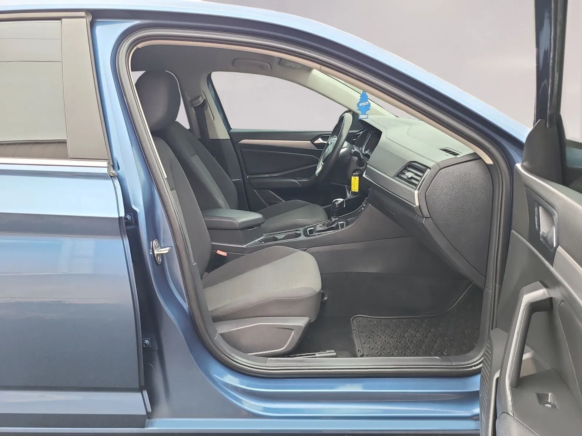 Volkswagen Jetta R-Line Auto w/SULEV 2019