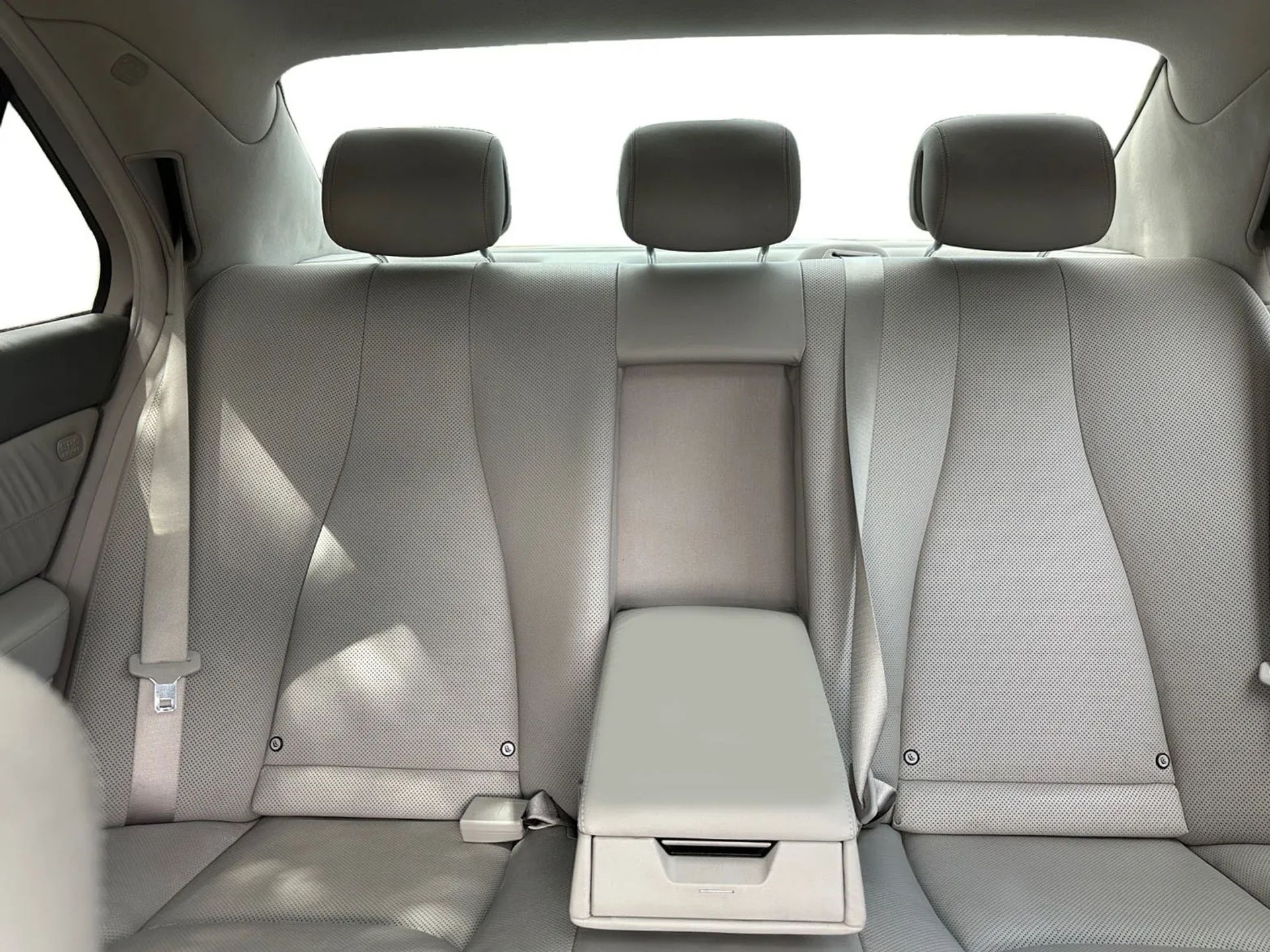 Mercedes-Benz S-Class 4dr Sdn 5.0L 4MATIC 2006