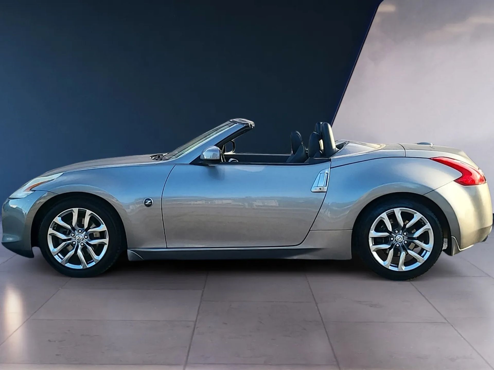 Nissan 370Z 2dr Roadster Auto Touring 2010