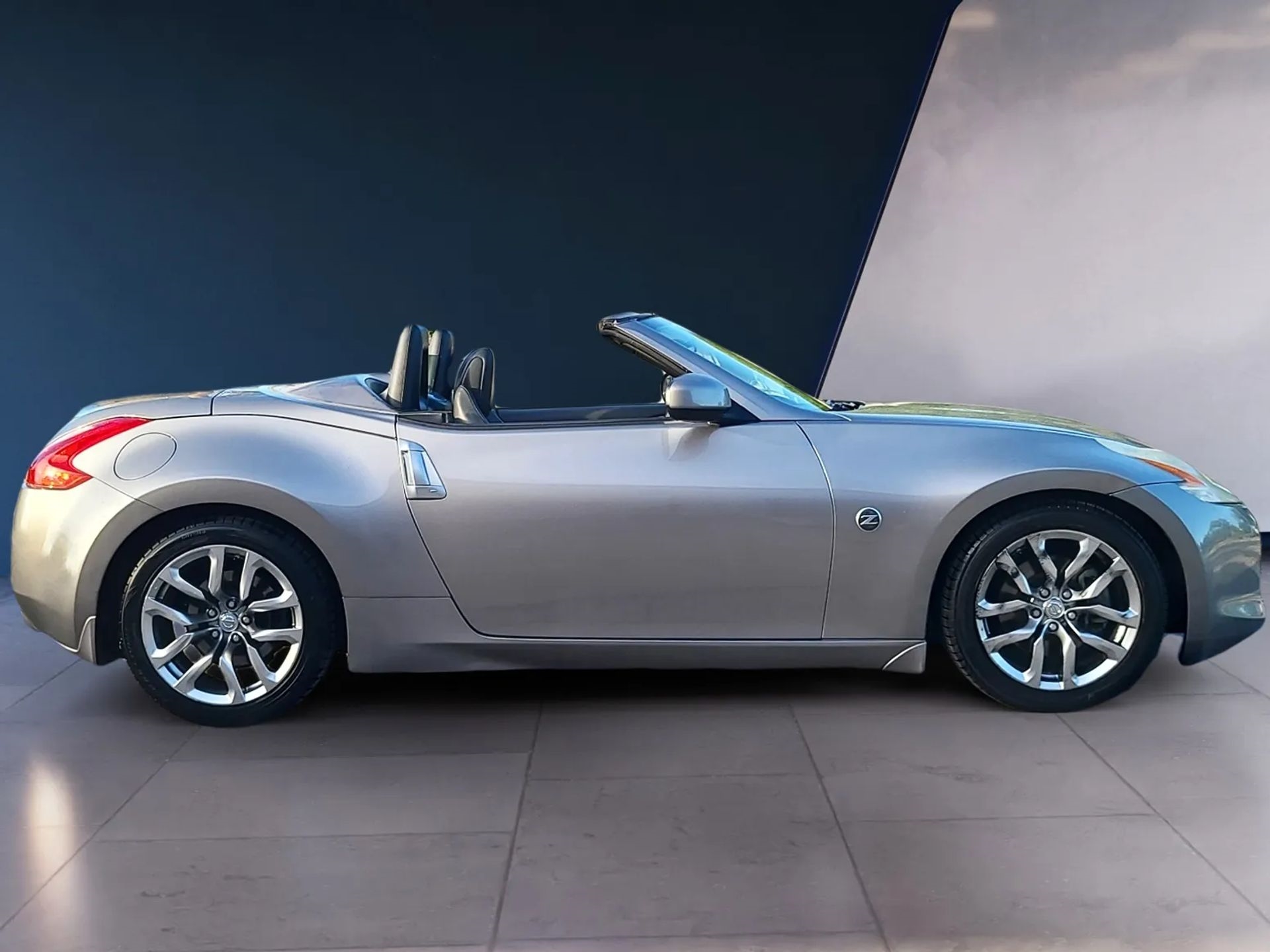 Nissan 370Z 2dr Roadster Auto Touring 2010