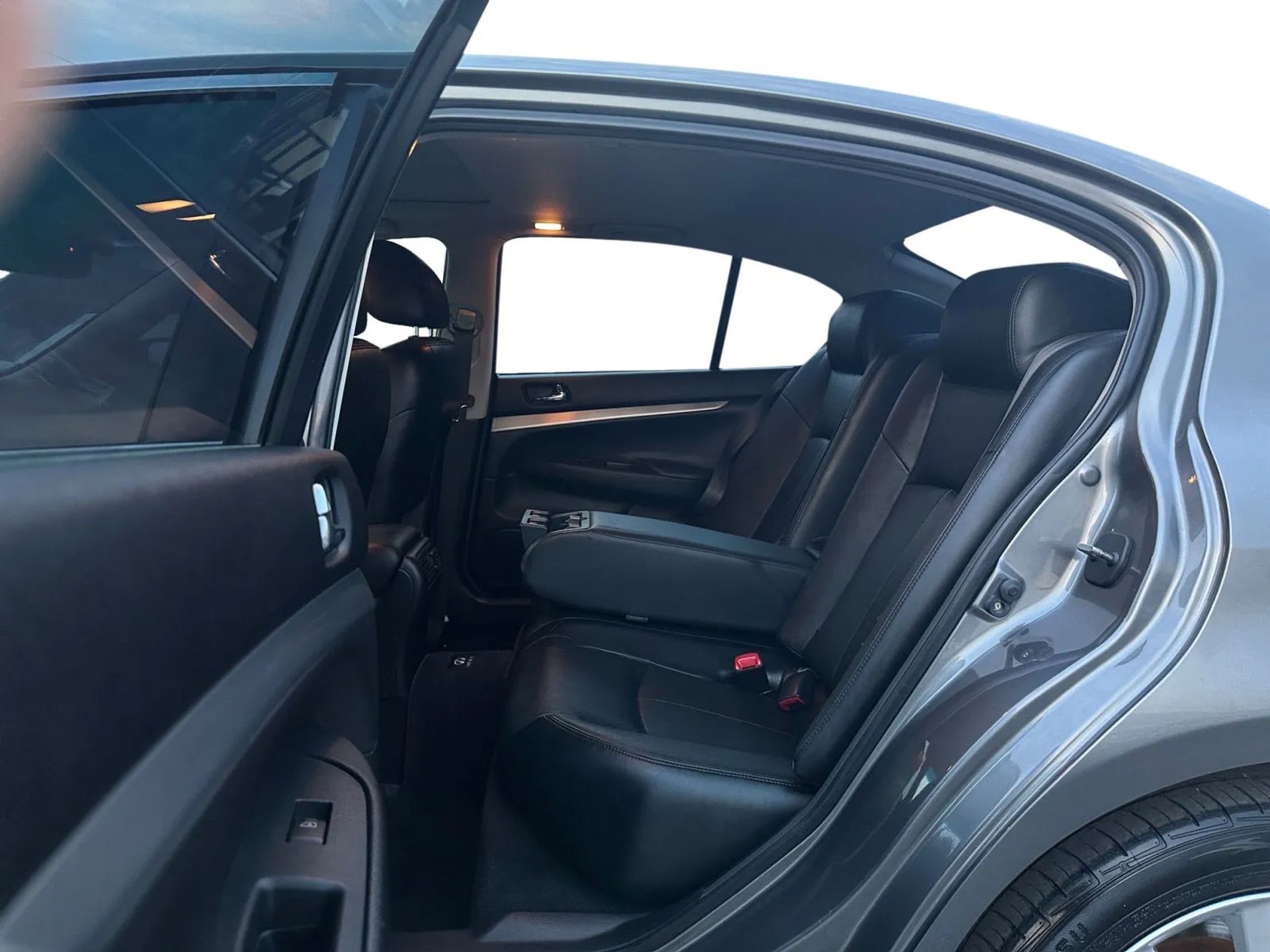 Infiniti G37 Sedan 4dr x AWD 2013