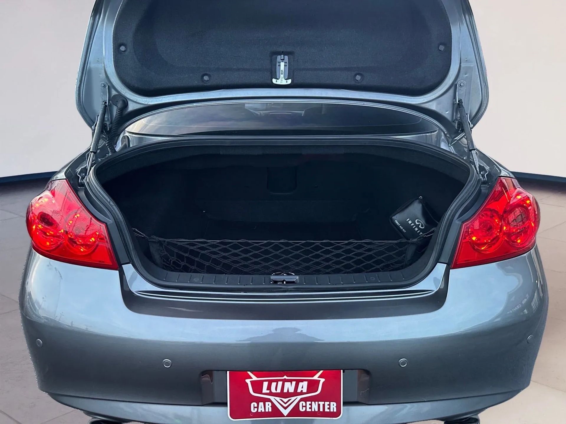 Infiniti G37 Sedan 4dr x AWD 2013