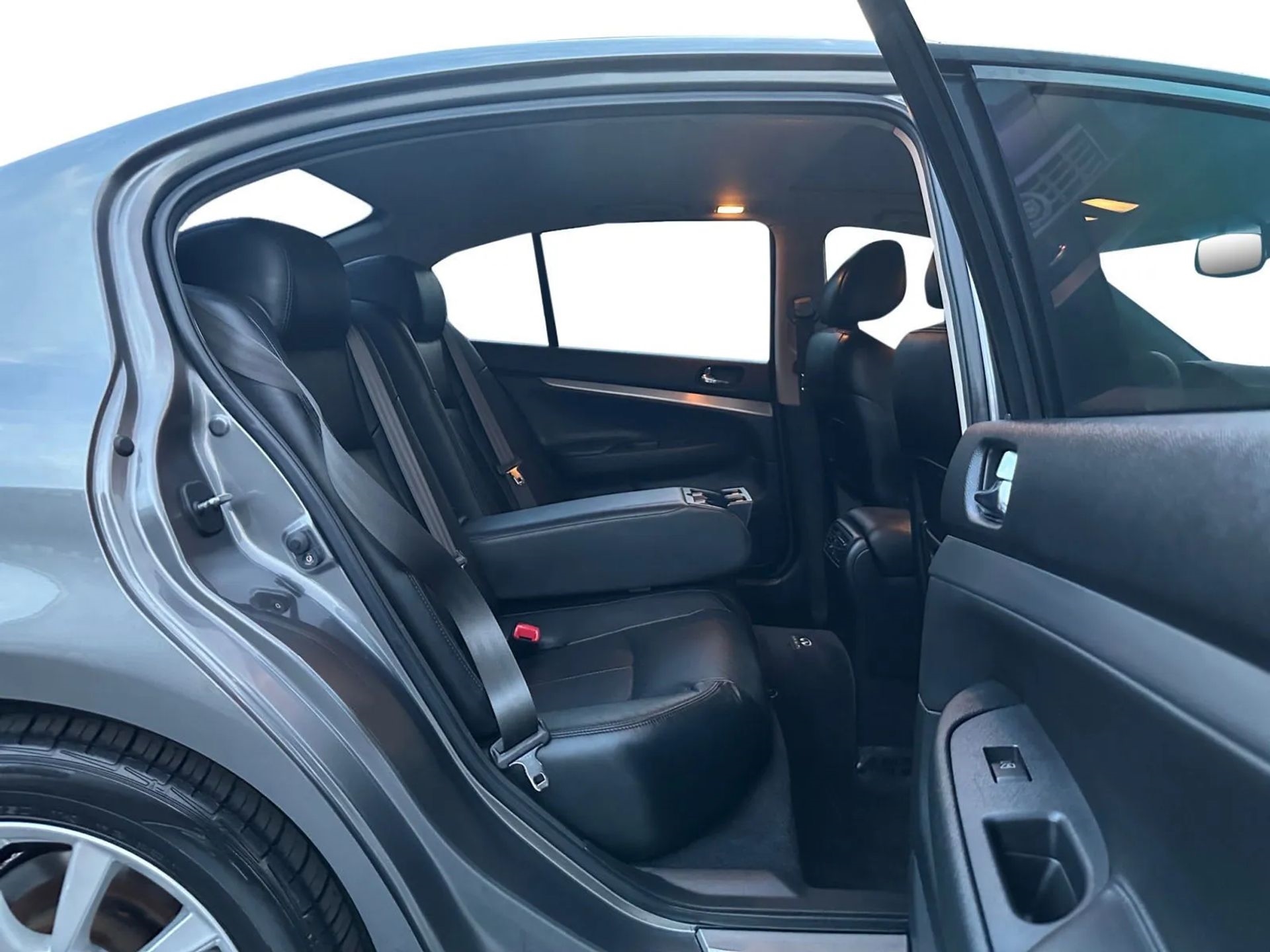 Infiniti G37 Sedan 4dr x AWD 2013