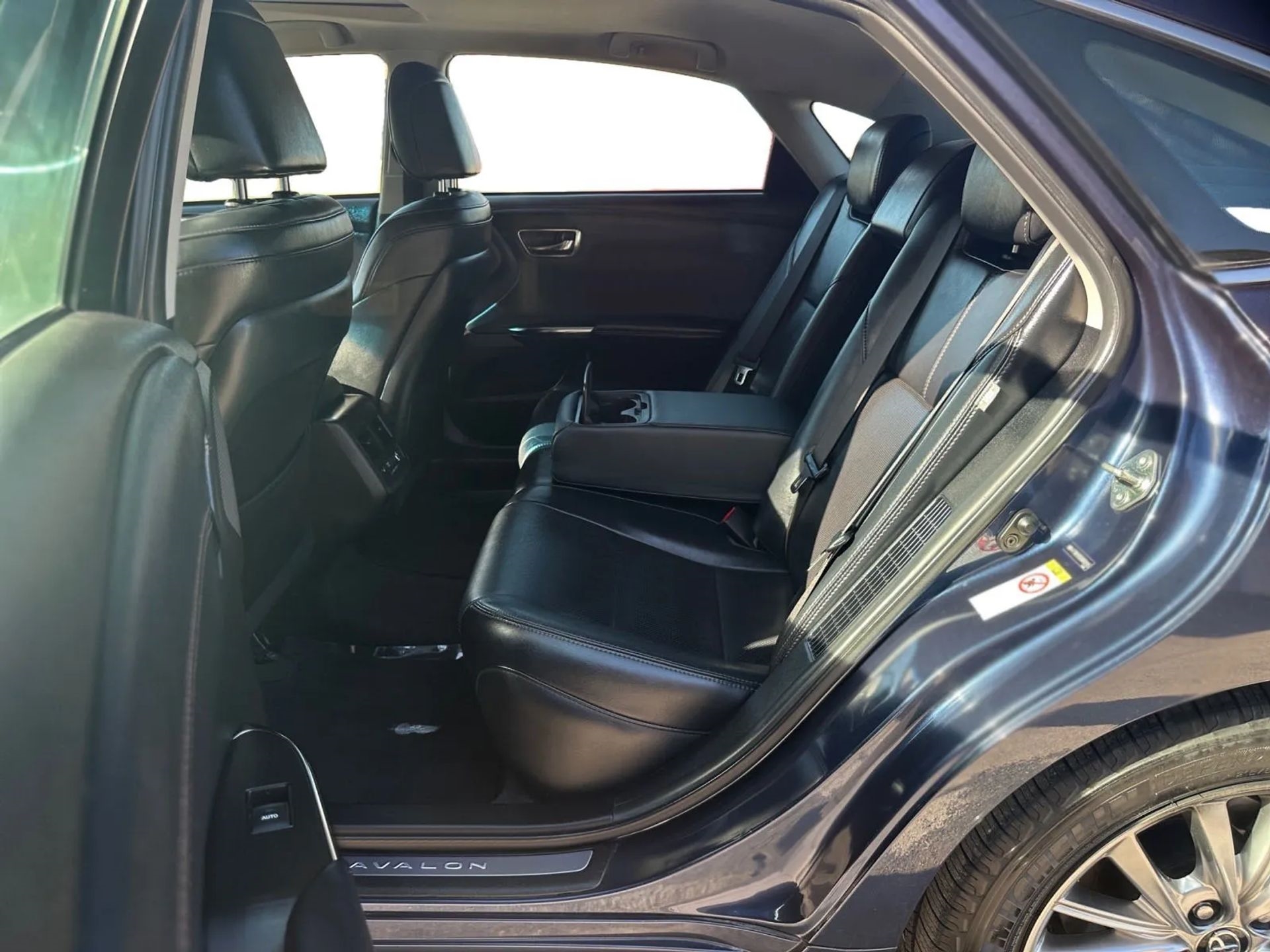 Toyota Avalon Hybrid 4dr Sdn XLE Premium (Natl) 2016