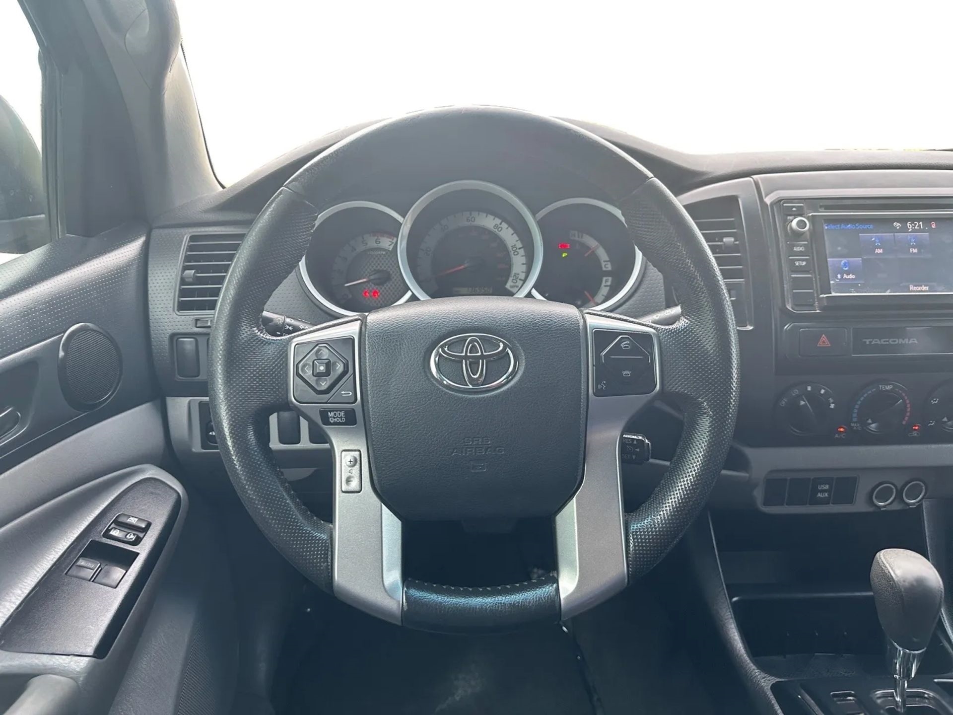 Toyota Tacoma 2WD Access Cab I4 AT (Natl) 2015