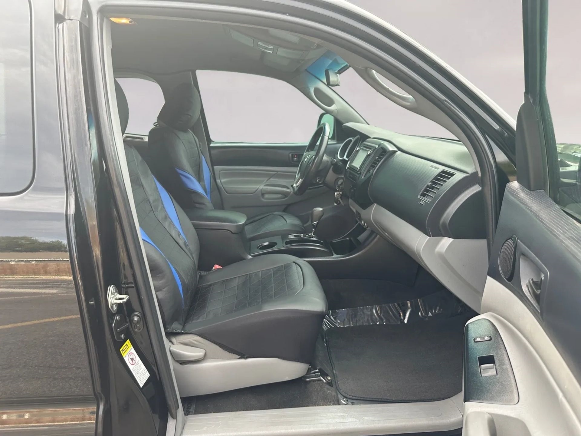 Toyota Tacoma 2WD Access Cab I4 AT (Natl) 2015