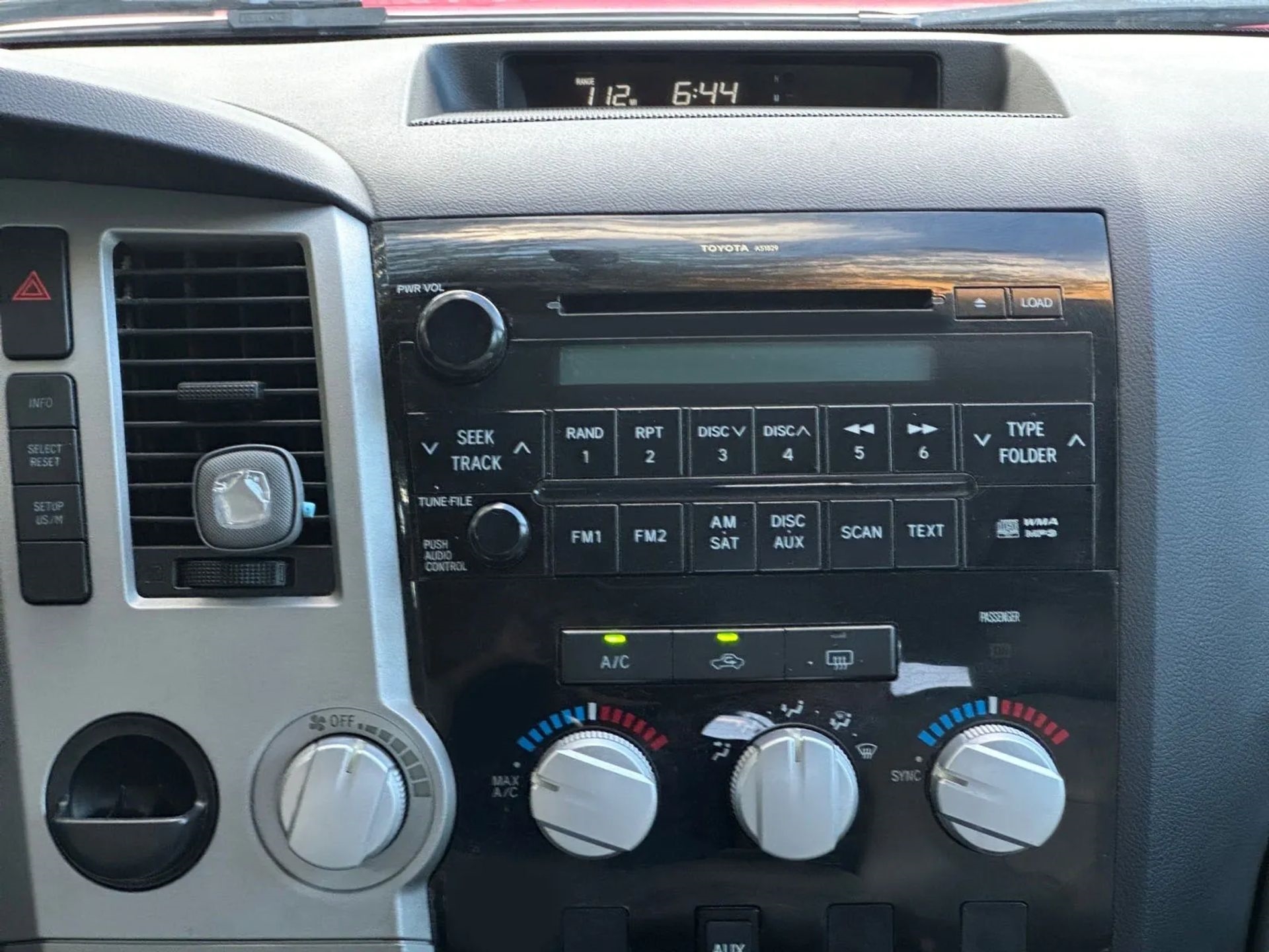 Toyota Tundra 2WD Truck CrewMax 5.7L V8 6-Spd AT (Natl) 2008