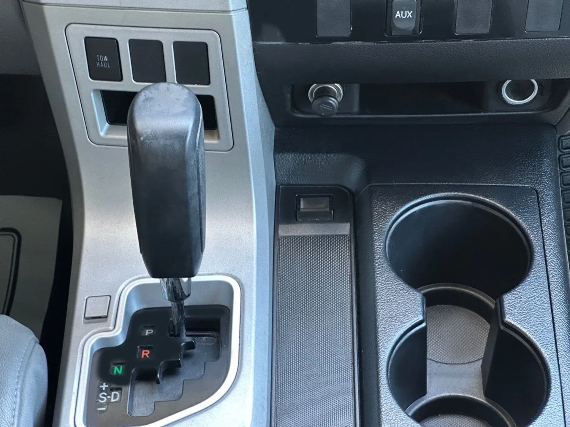 Toyota Tundra 2WD Truck CrewMax 5.7L V8 6-Spd AT (Natl) 2008