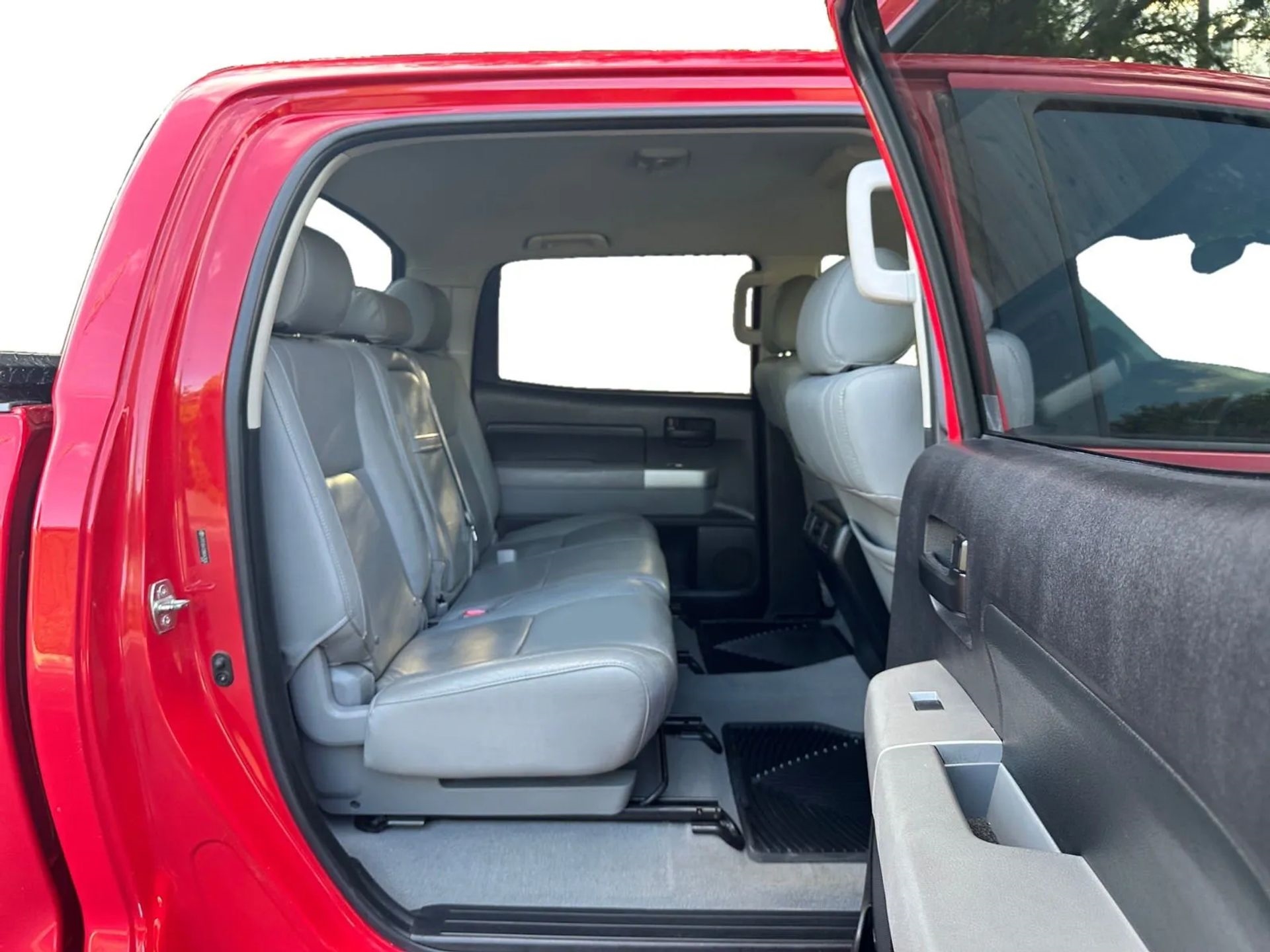 Toyota Tundra 2WD Truck CrewMax 5.7L V8 6-Spd AT (Natl) 2008
