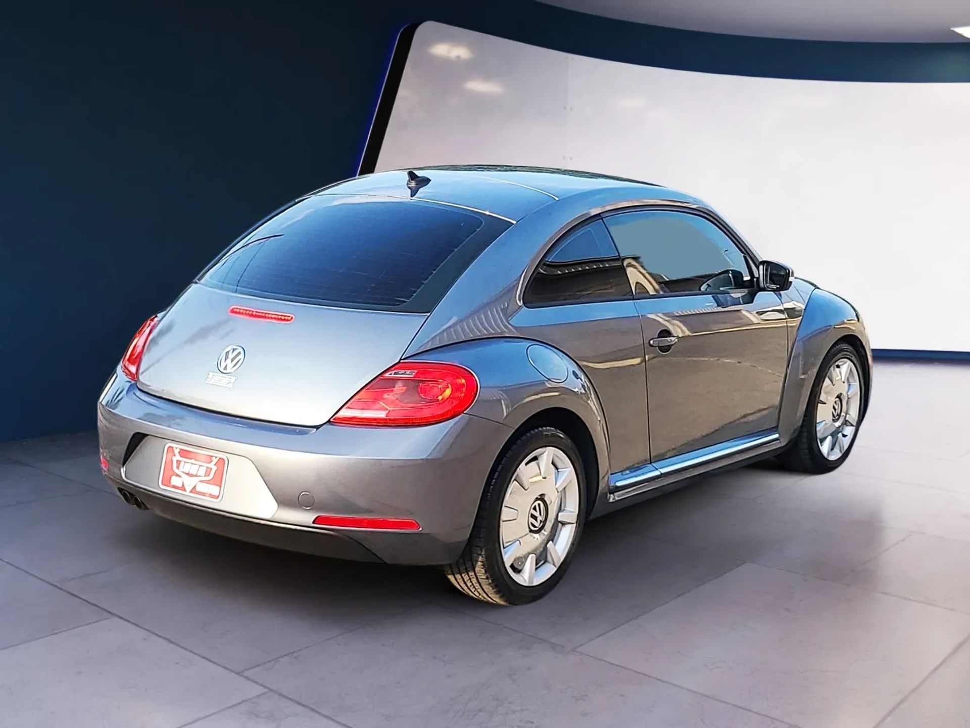 Volkswagen Beetle 2dr Cpe Auto 2.5L PZEV 2012