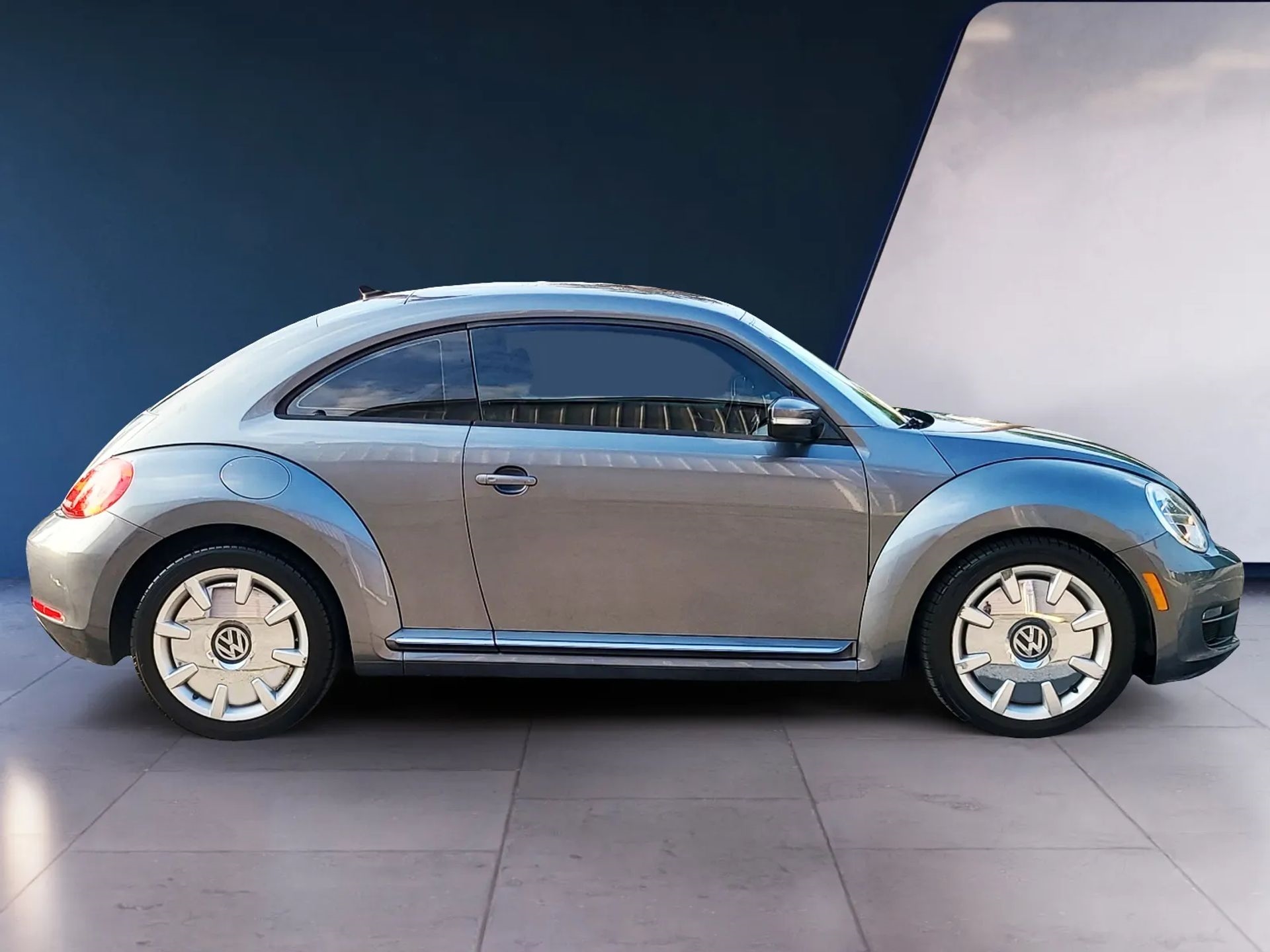 Volkswagen Beetle 2dr Cpe Auto 2.5L PZEV 2012