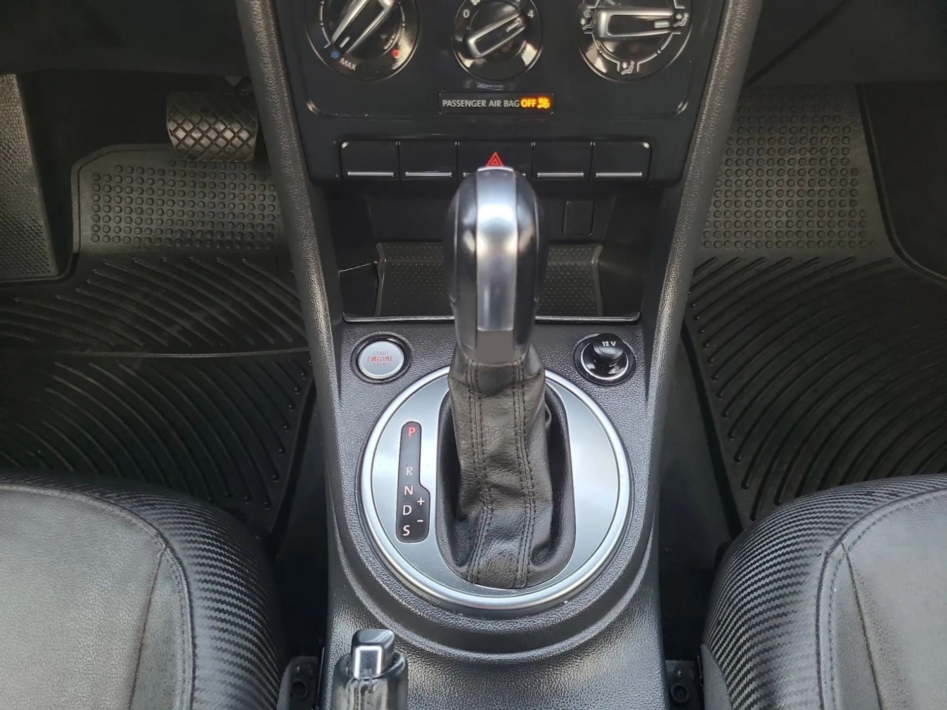 Volkswagen Beetle 2dr Cpe Auto 2.5L PZEV 2012