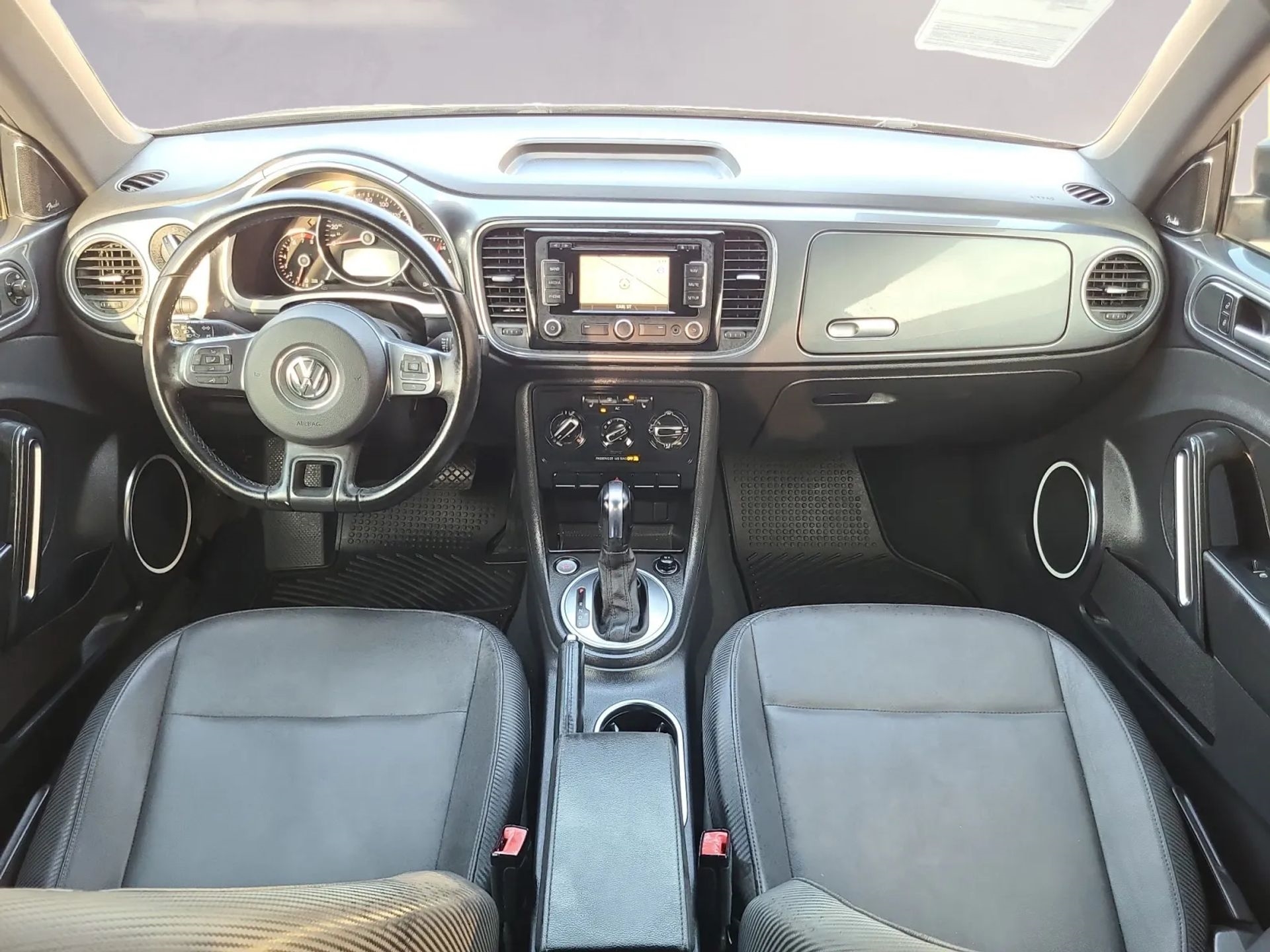 Volkswagen Beetle 2dr Cpe Auto 2.5L PZEV 2012