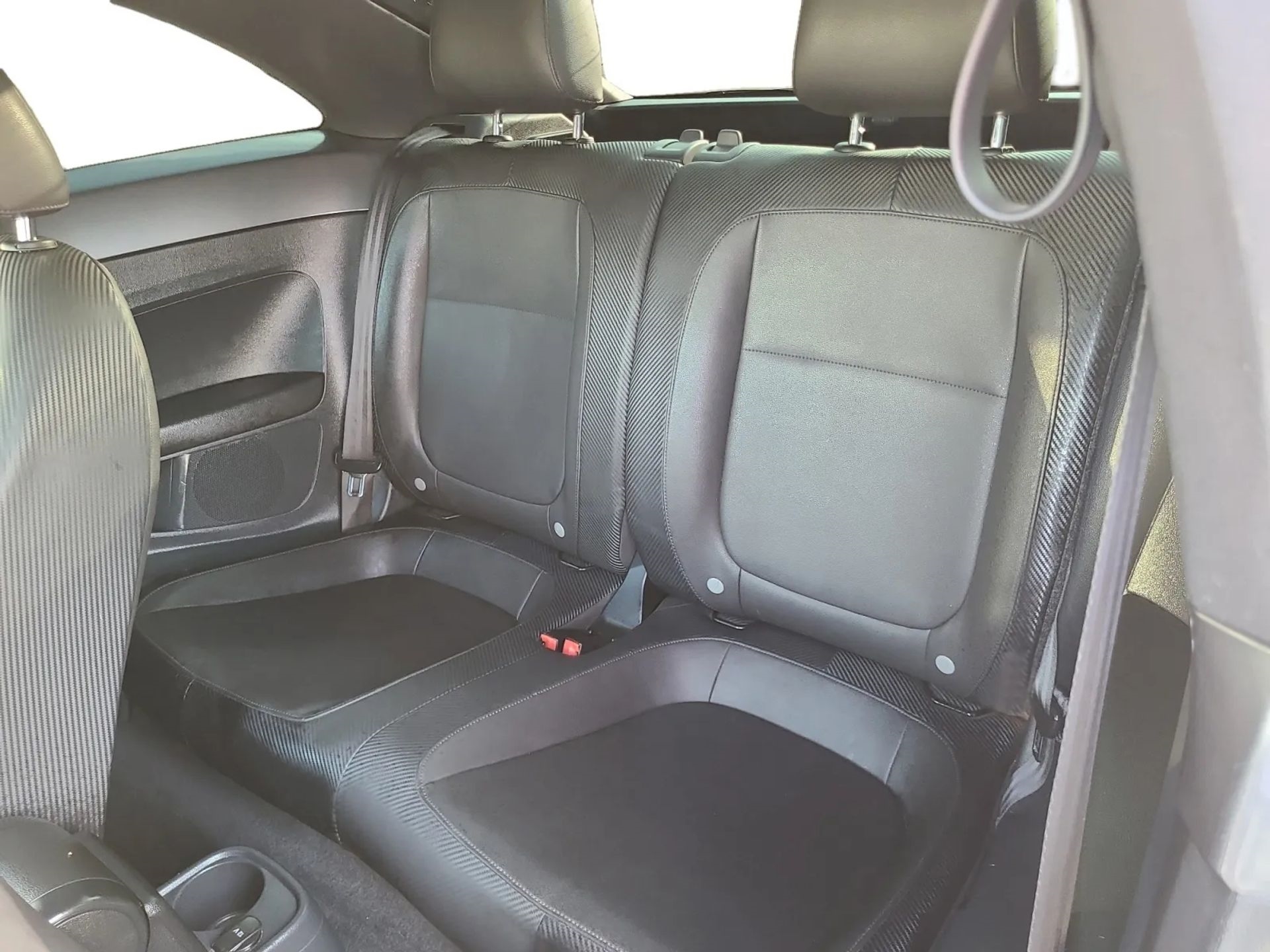 Volkswagen Beetle 2dr Cpe Auto 2.5L PZEV 2012