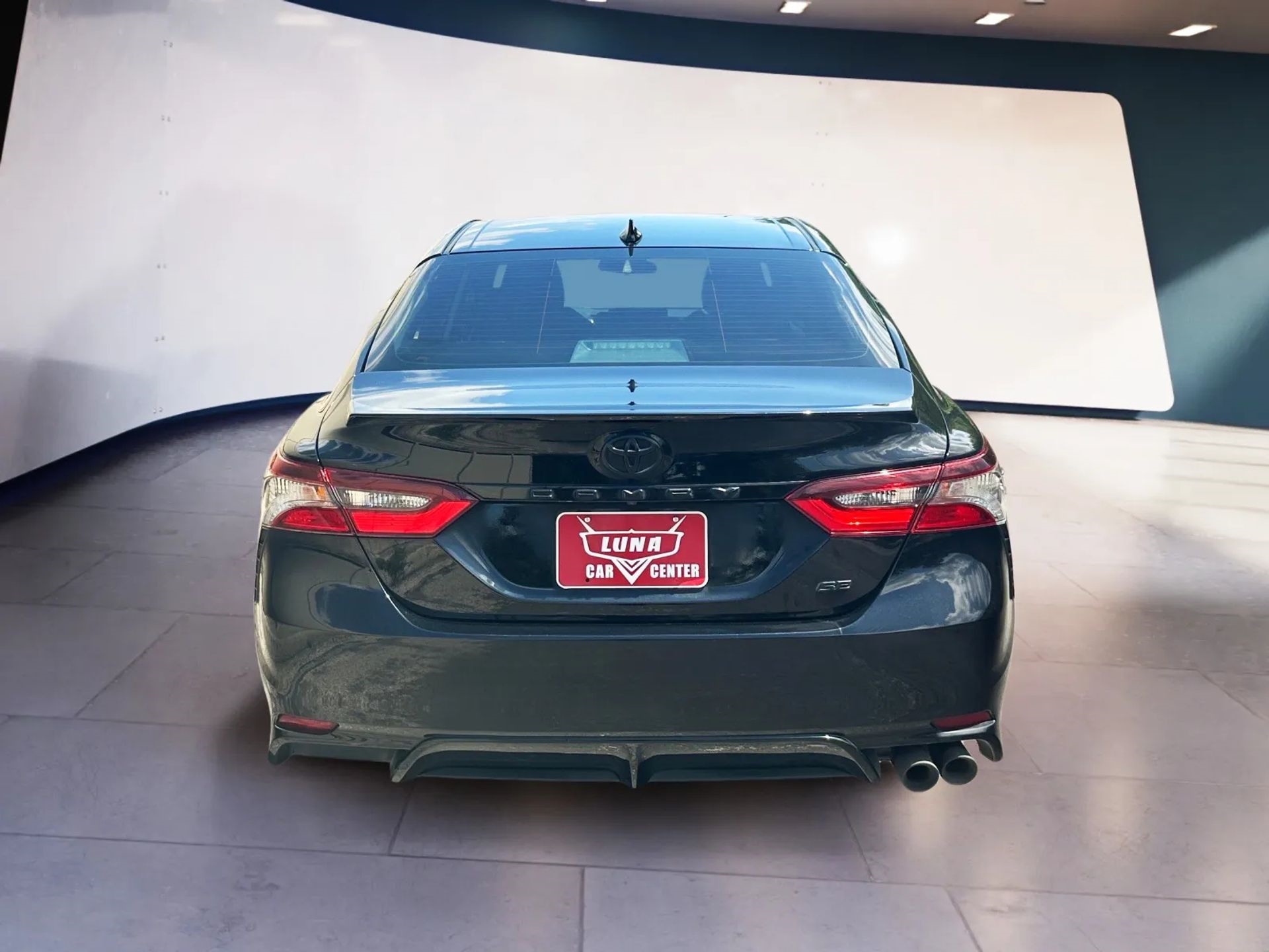 Toyota Camry SE Auto (Natl) 2021