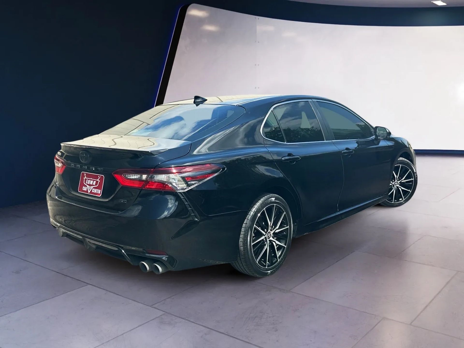 Toyota Camry SE Auto (Natl) 2021