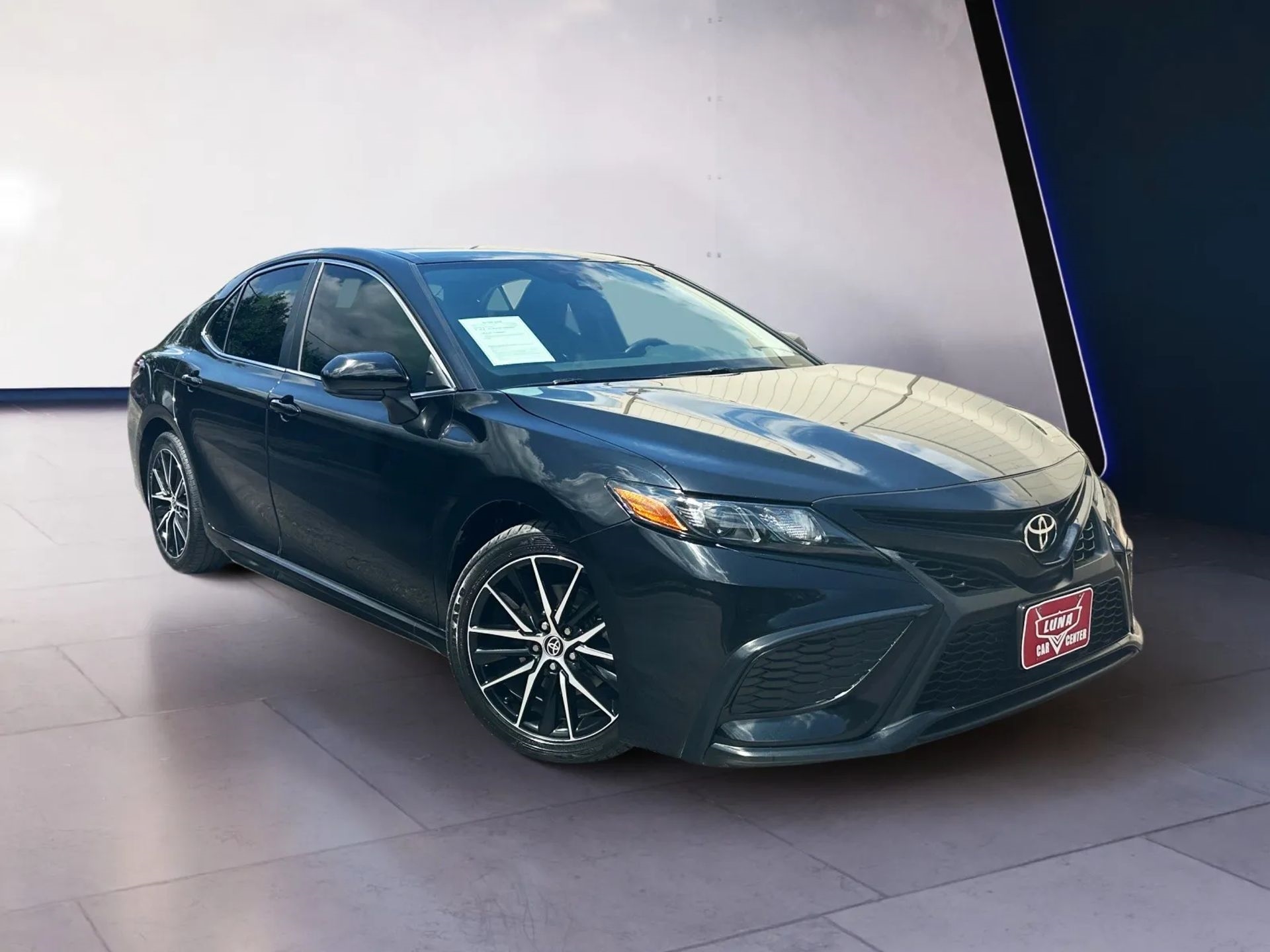 Toyota Camry SE Auto (Natl) 2021