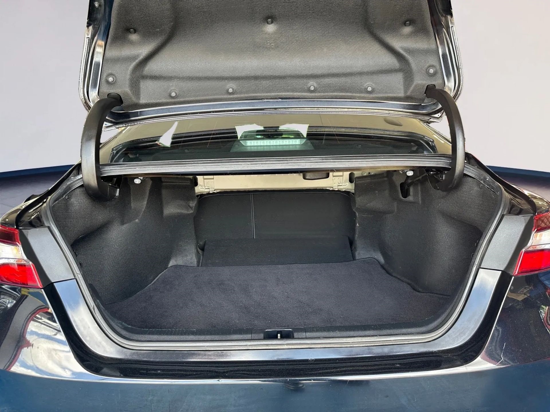 Toyota Camry SE Auto (Natl) 2021