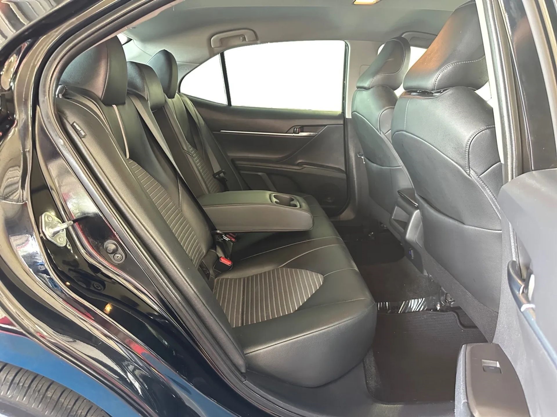 Toyota Camry SE Auto (Natl) 2021