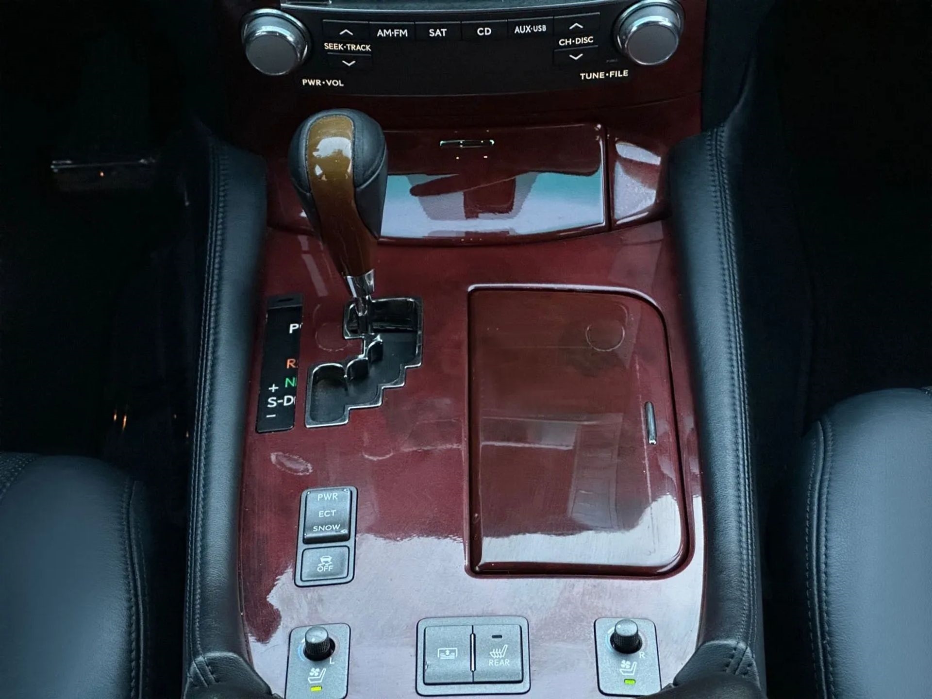 Lexus LS 460 4dr Sdn AWD 2012