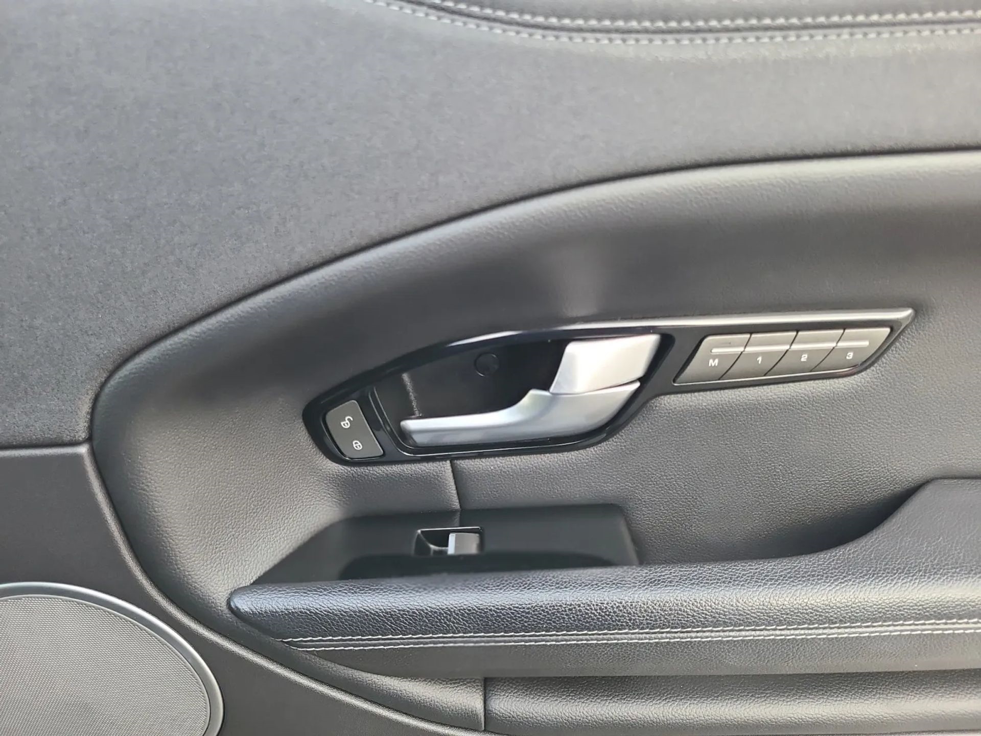 Land Rover Range Rover Evoque 5 Door SE 2017