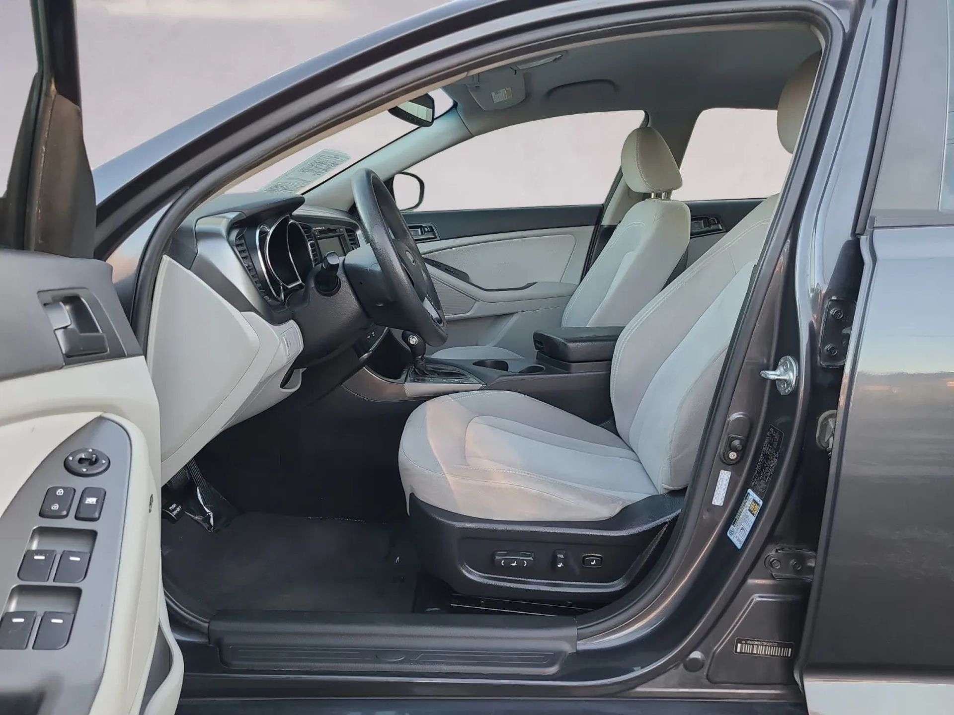 Kia Optima 4dr Sdn 2.4L Auto LX 2011