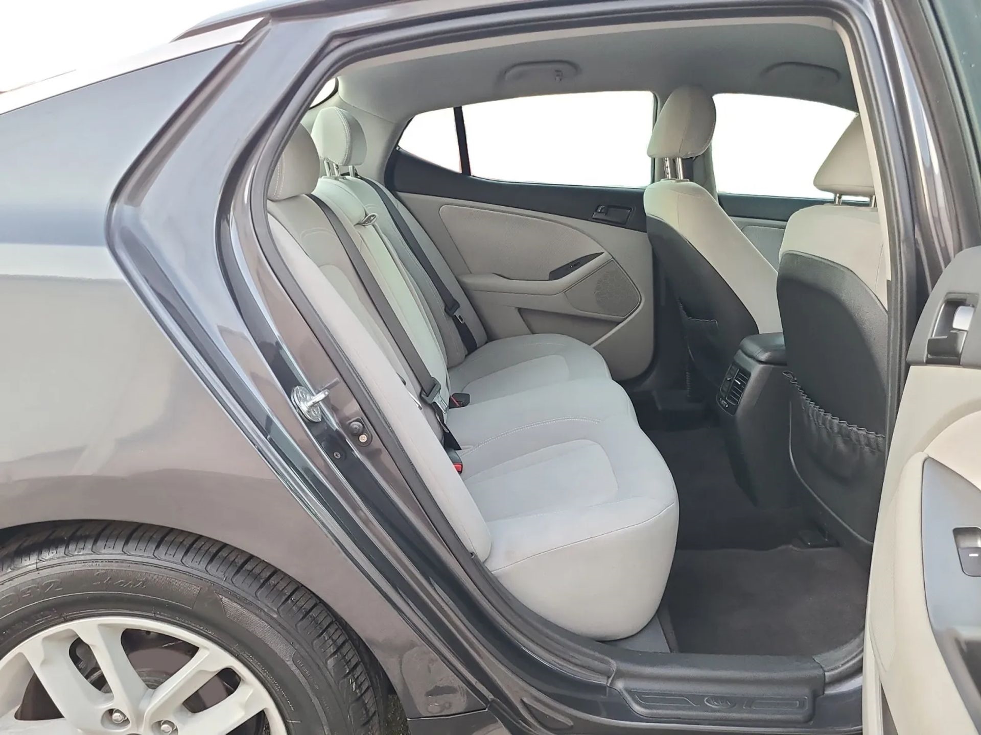 Kia Optima 4dr Sdn 2.4L Auto LX 2011