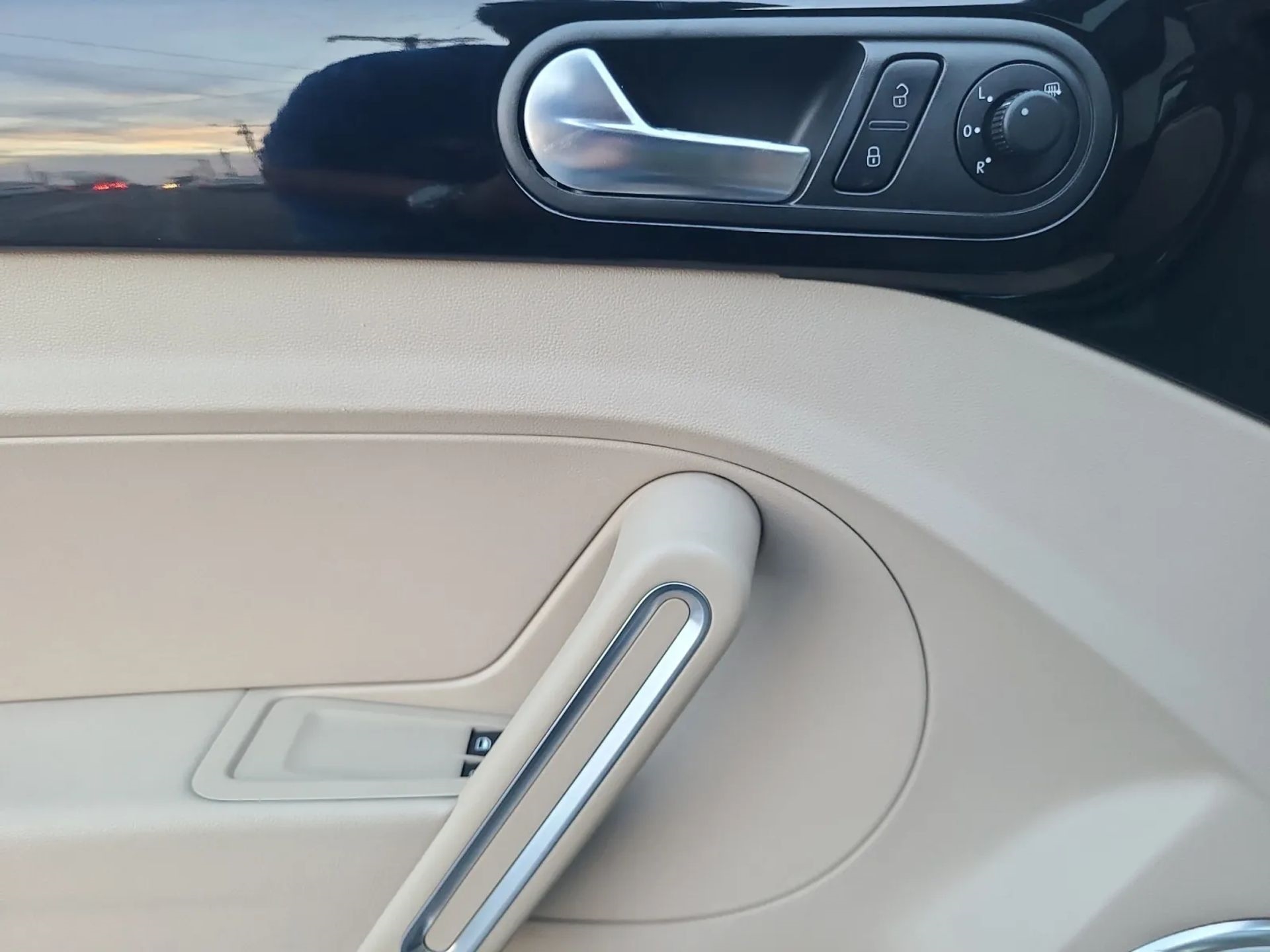 Volkswagen Beetle Coupe 2dr Auto 2.5L PZEV 2013