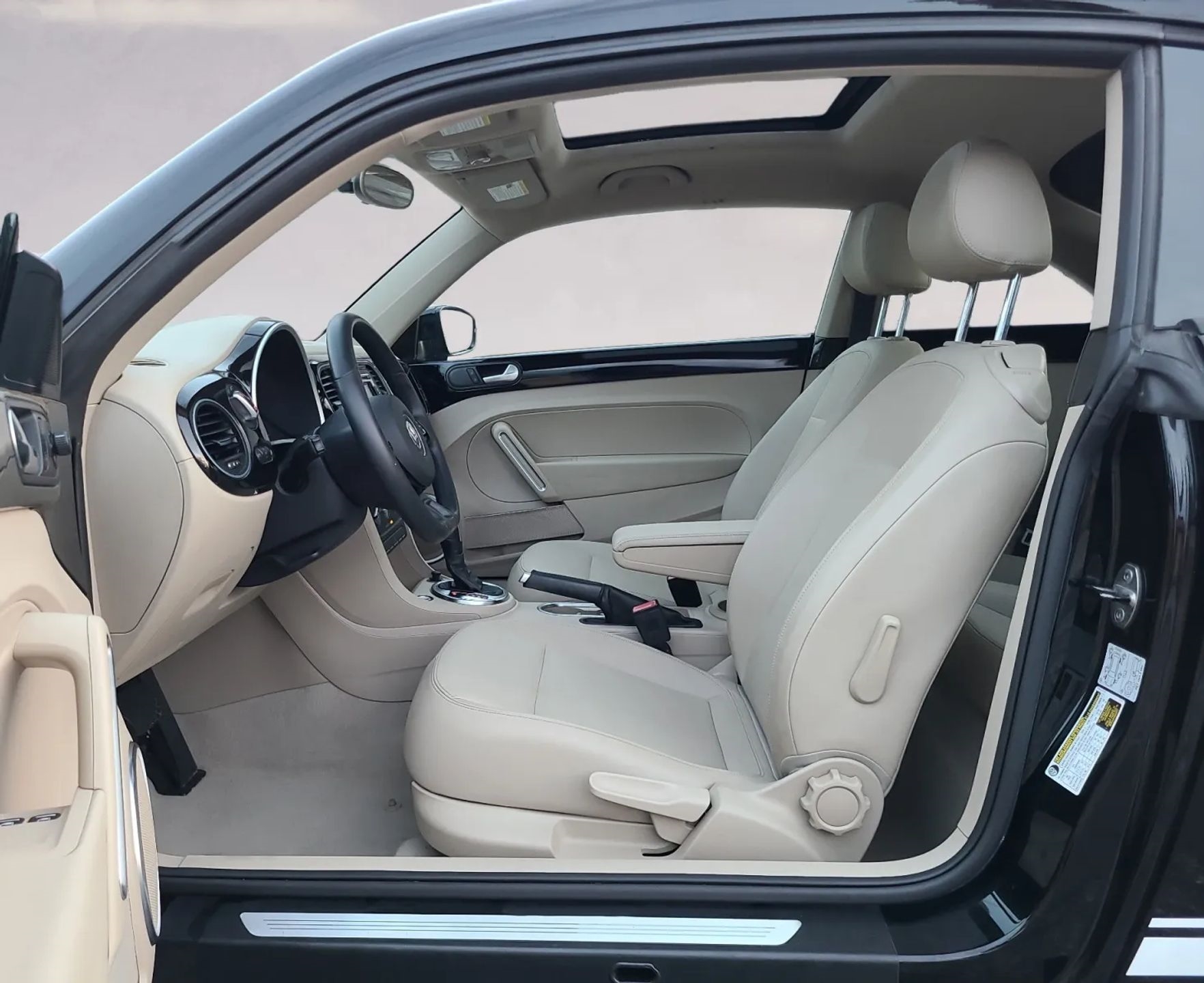 Volkswagen Beetle Coupe 2dr Auto 2.5L PZEV 2013