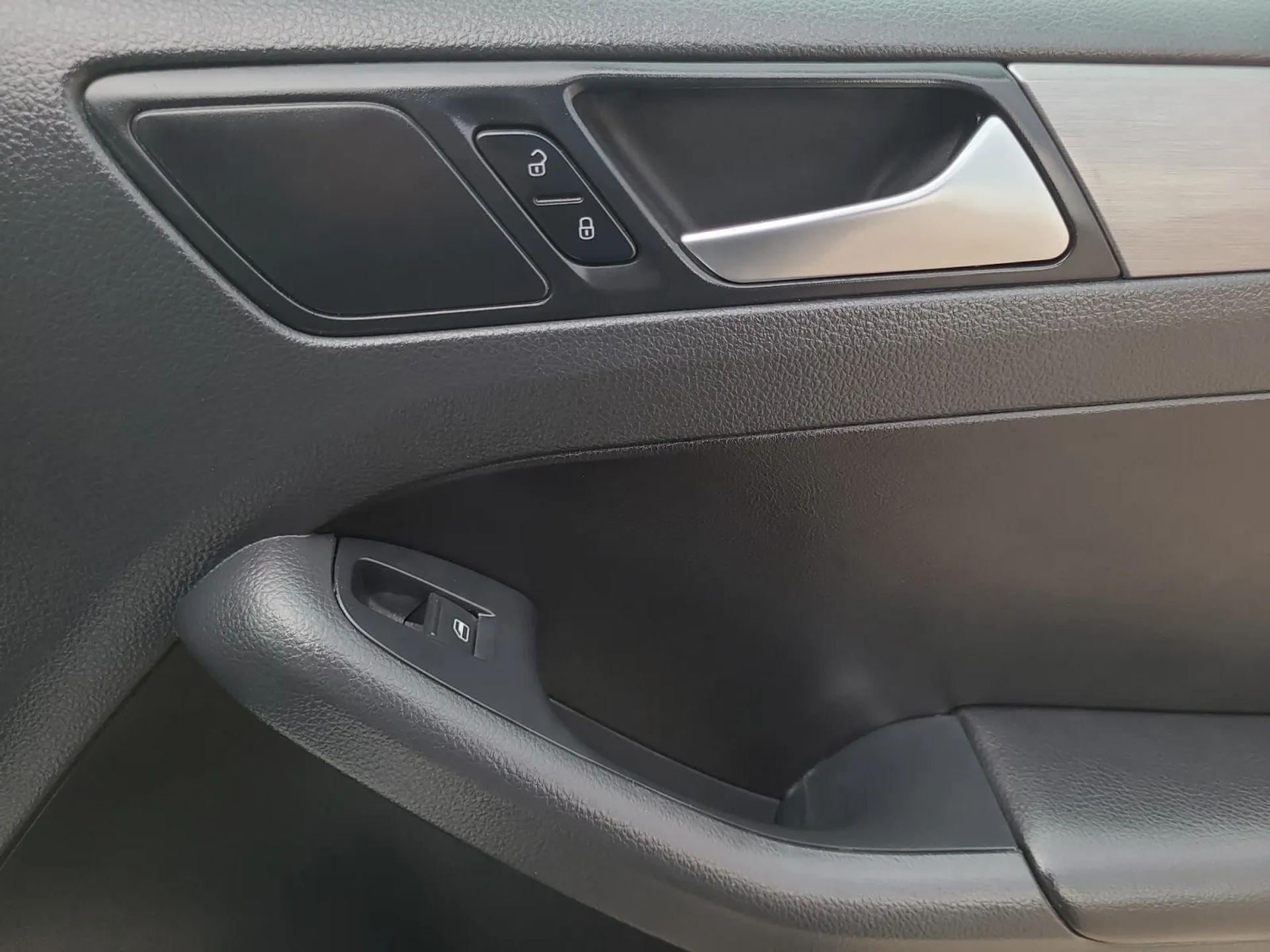 Volkswagen Jetta Sedan 4dr Auto 1.8T Sport PZEV 2016