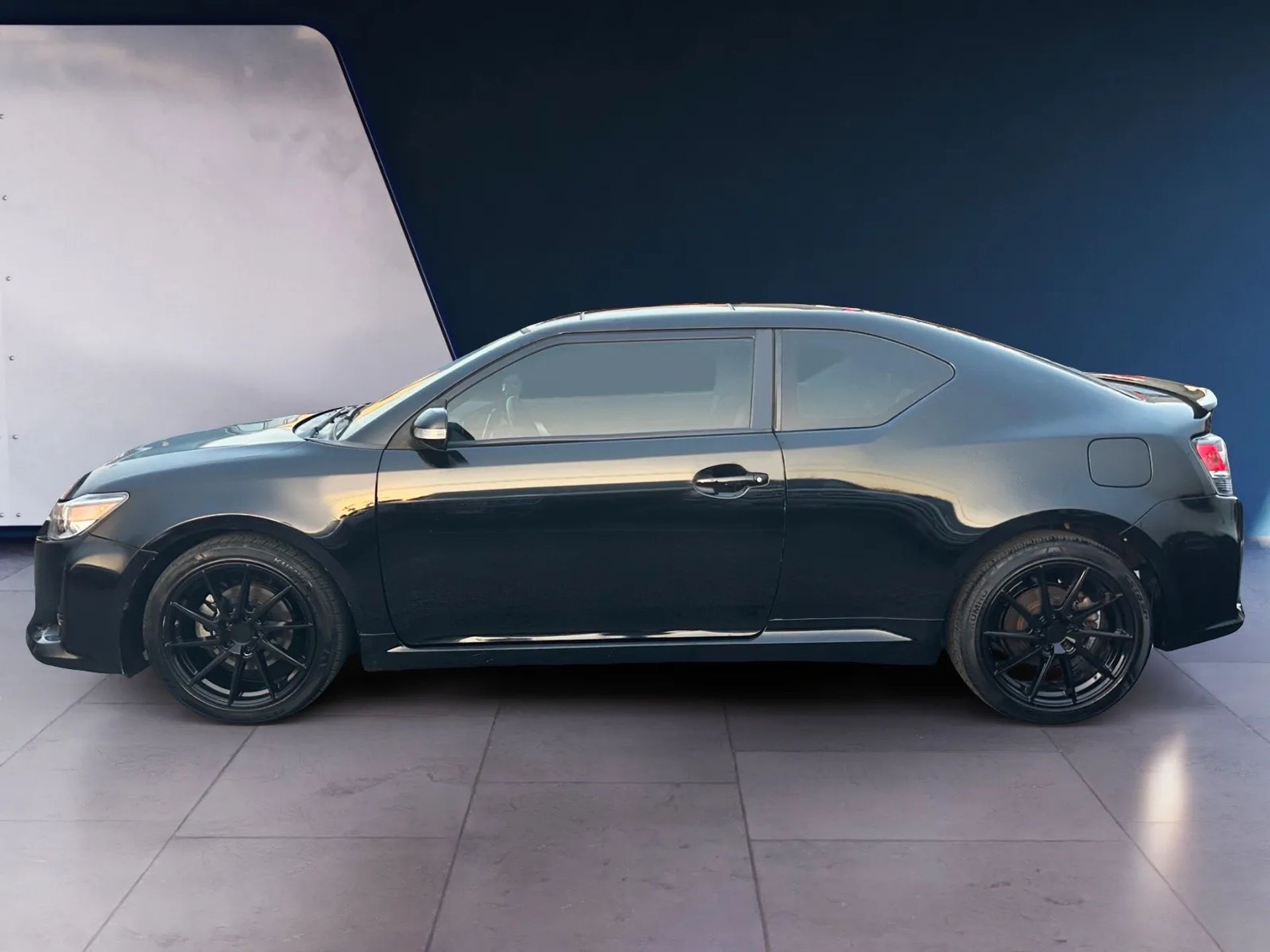 Scion tC 2dr HB Man (Natl) 2015