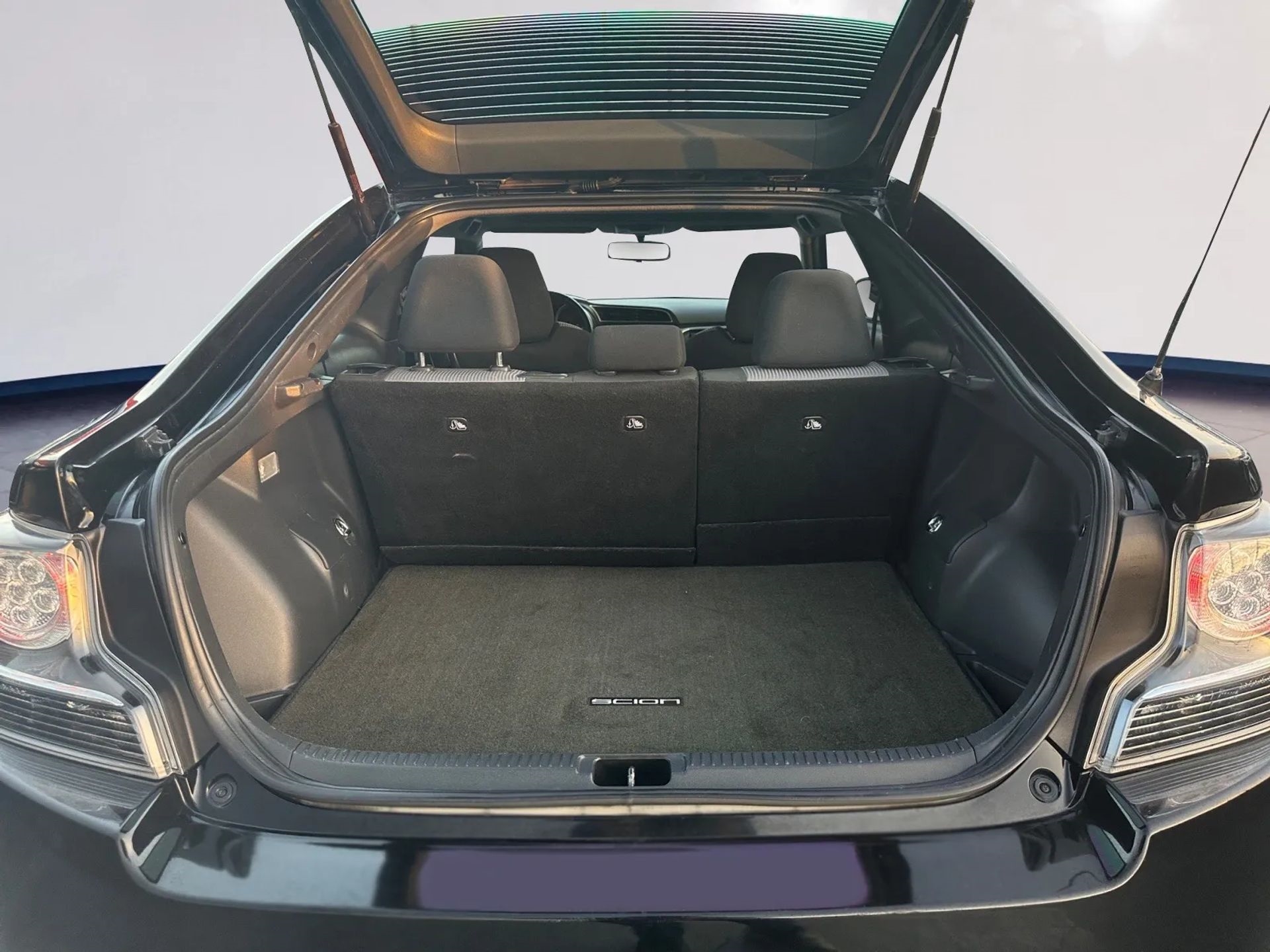 Scion tC 2dr HB Man (Natl) 2015
