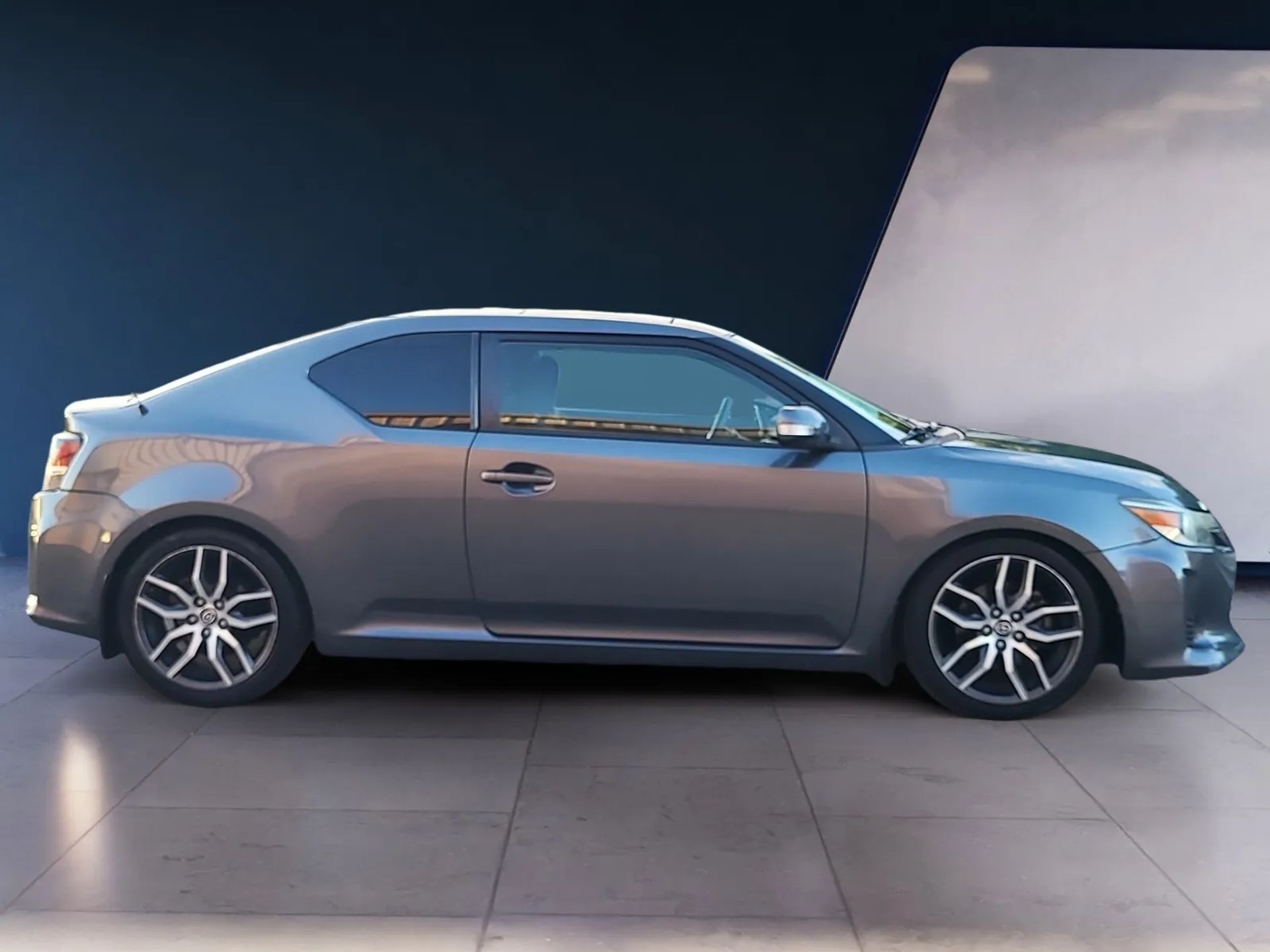 Scion tC 2dr HB Man (Natl) 2015