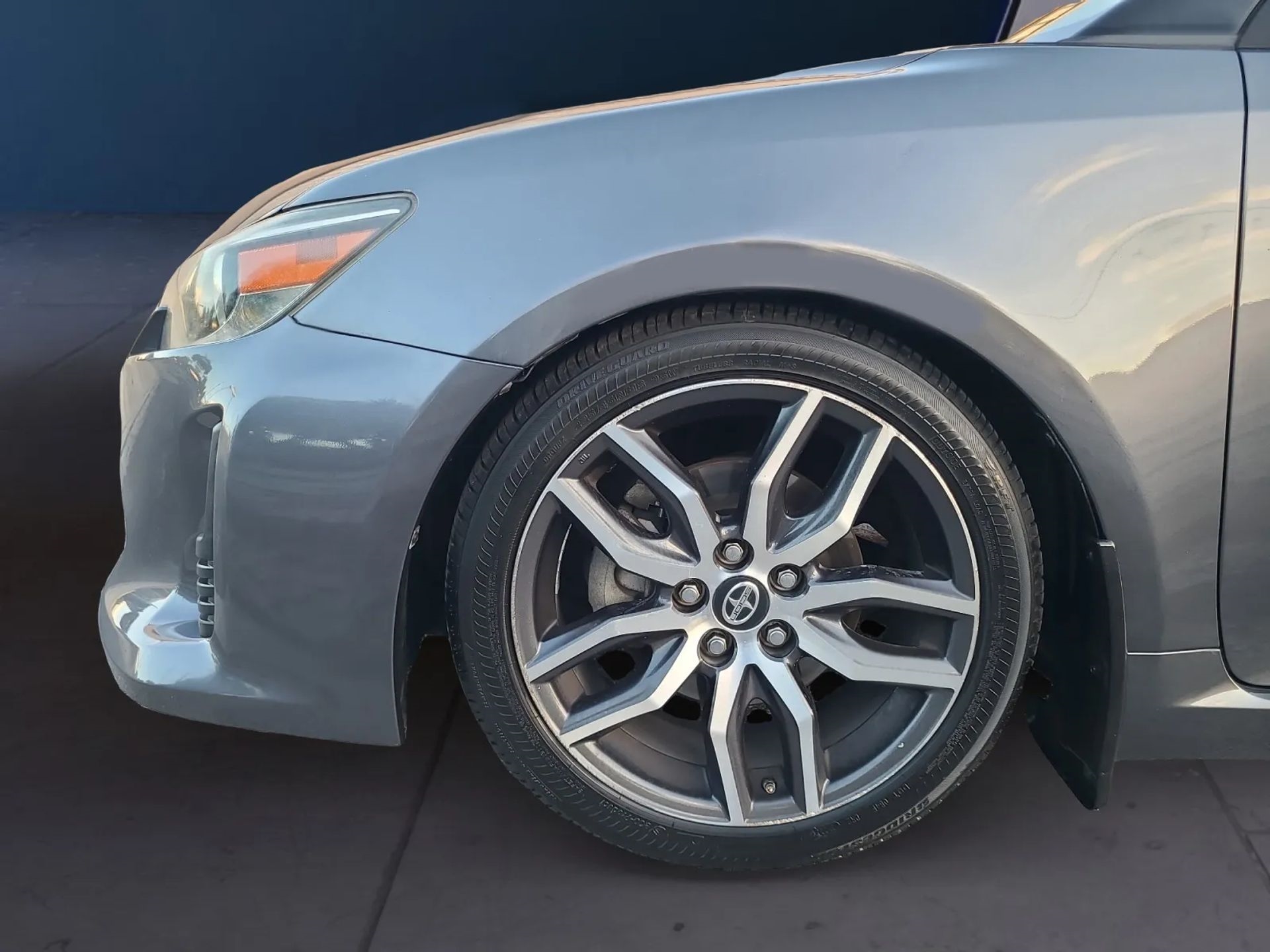 Scion tC 2dr HB Man (Natl) 2015