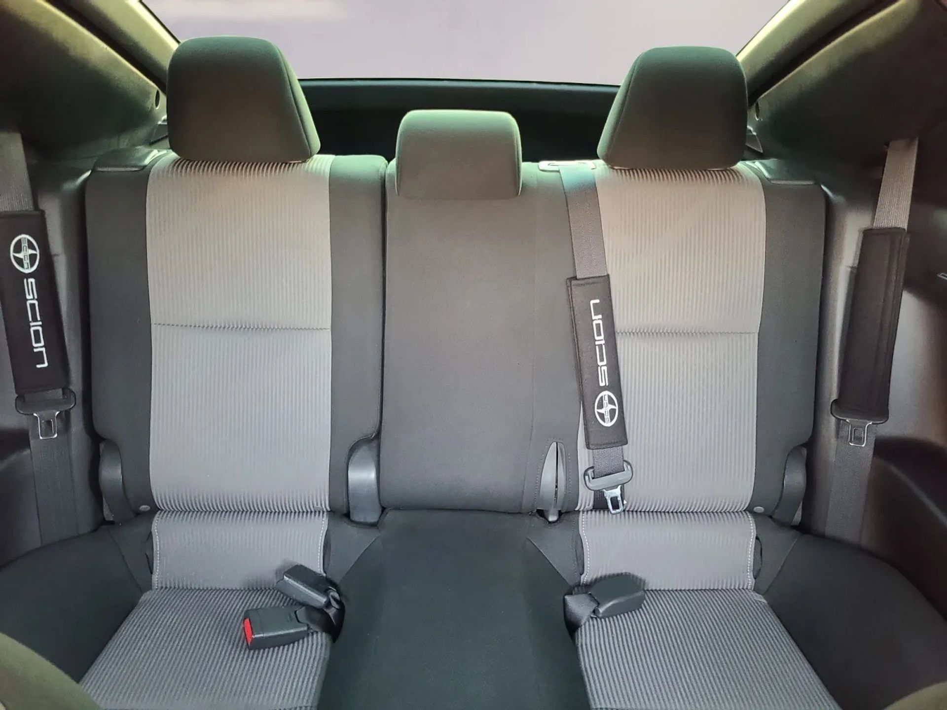 Scion tC 2dr HB Man (Natl) 2015