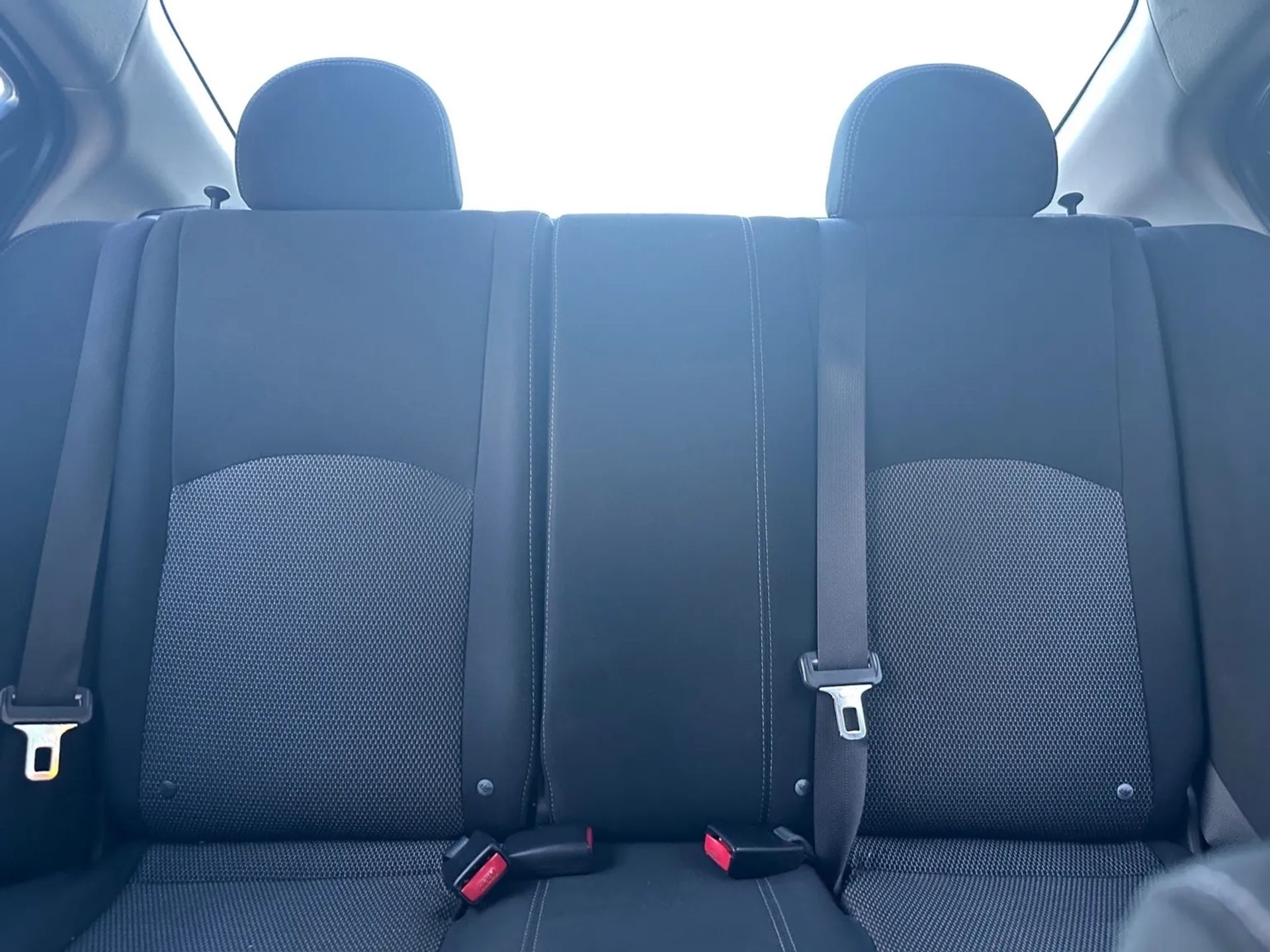 Nissan Versa 4dr Sdn CVT 1.6 SV 2016