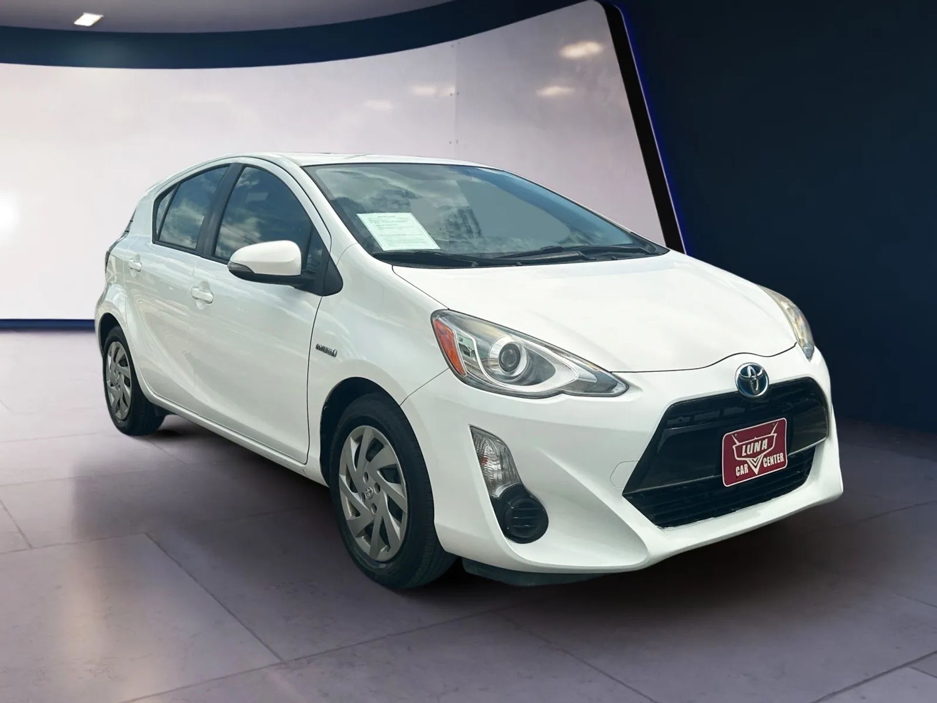 Toyota Prius c 5dr HB Three (Natl) 2015