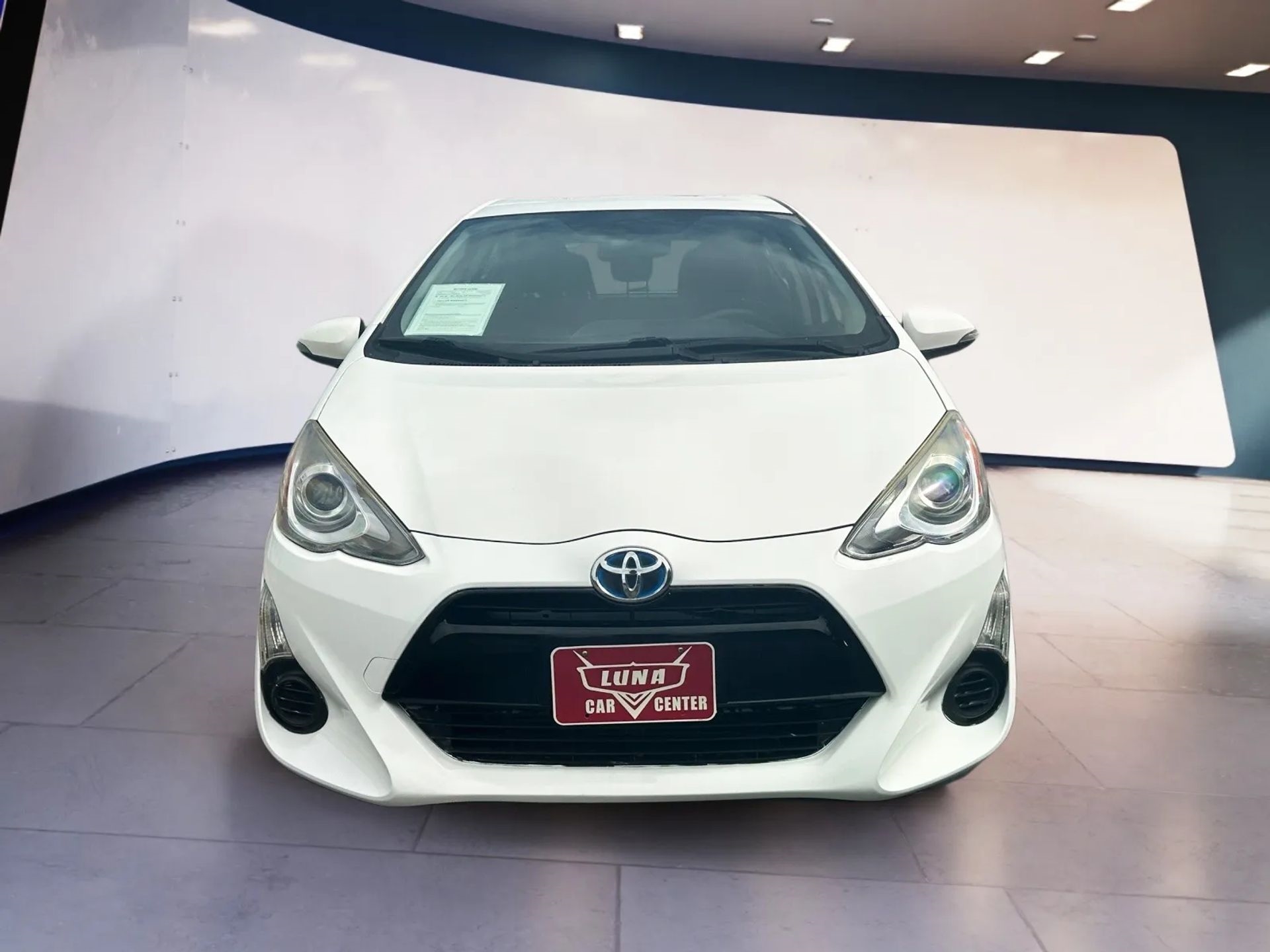 Toyota Prius c 5dr HB Three (Natl) 2015