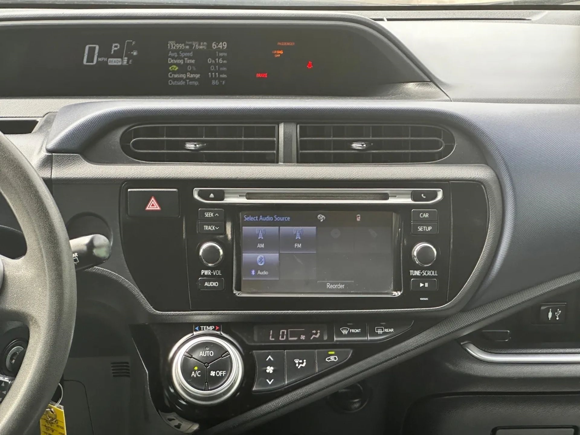 Toyota Prius c 5dr HB Three (Natl) 2015