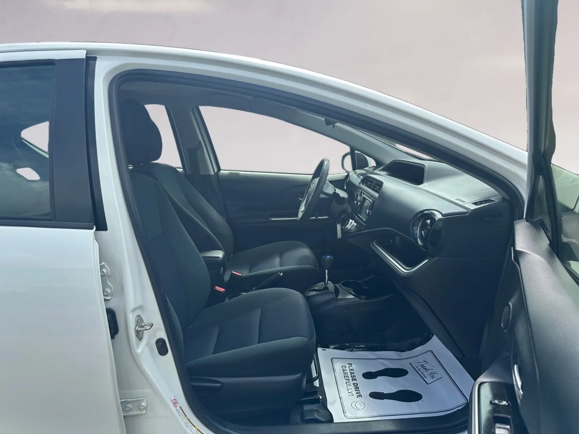 Toyota Prius c 5dr HB Three (Natl) 2015