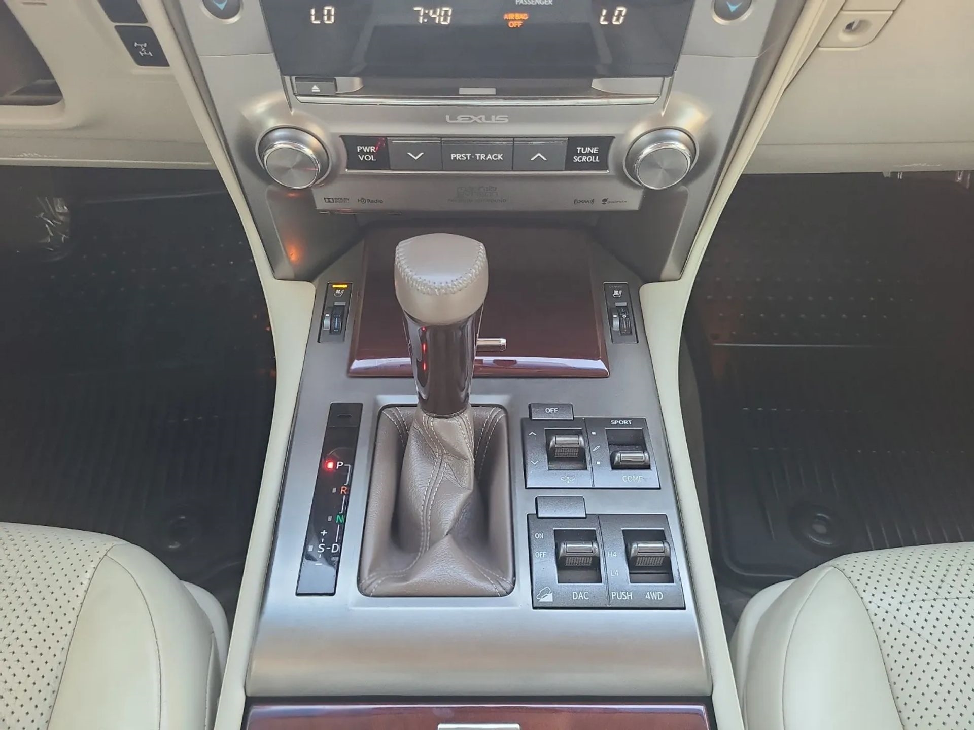 Lexus GX 460 4WD 4dr Luxury 2016