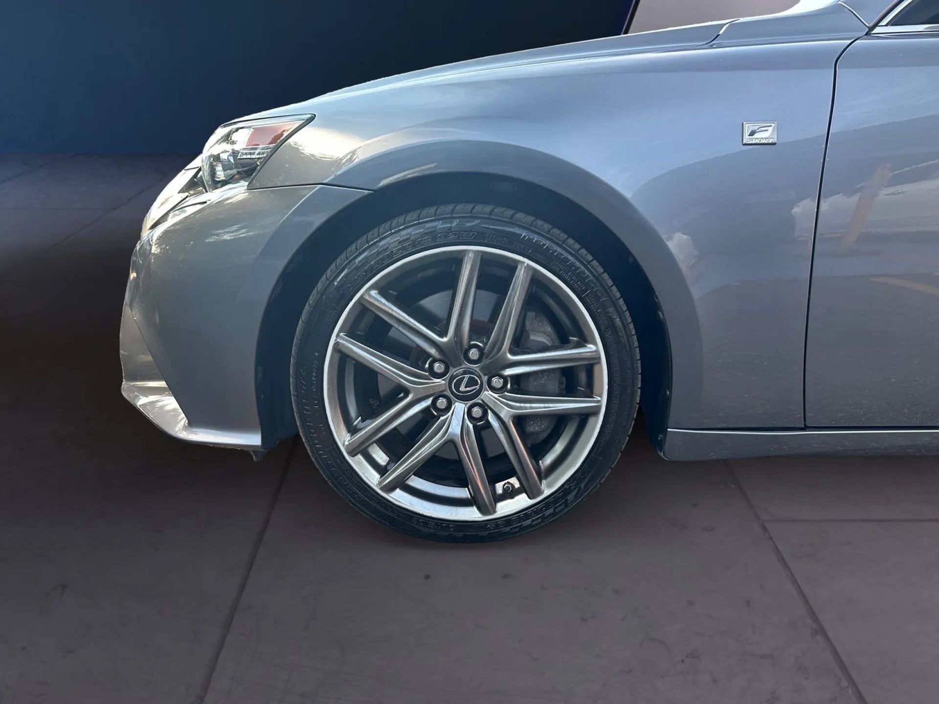 Lexus IS 200t 4dr Sdn 2016