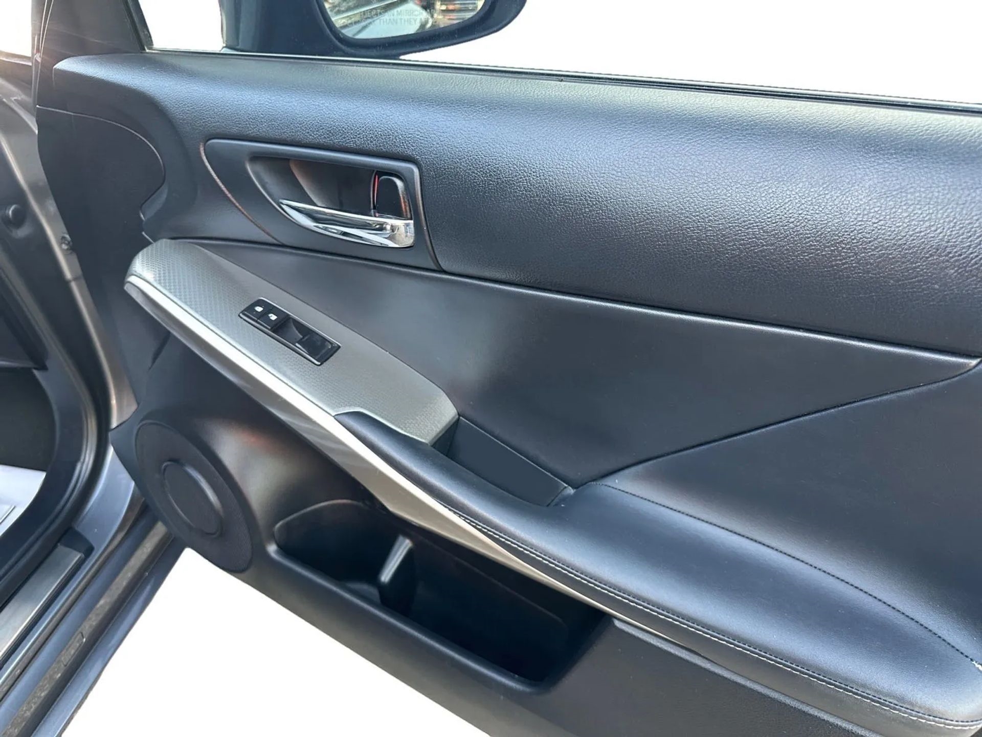 Lexus IS 200t 4dr Sdn 2016